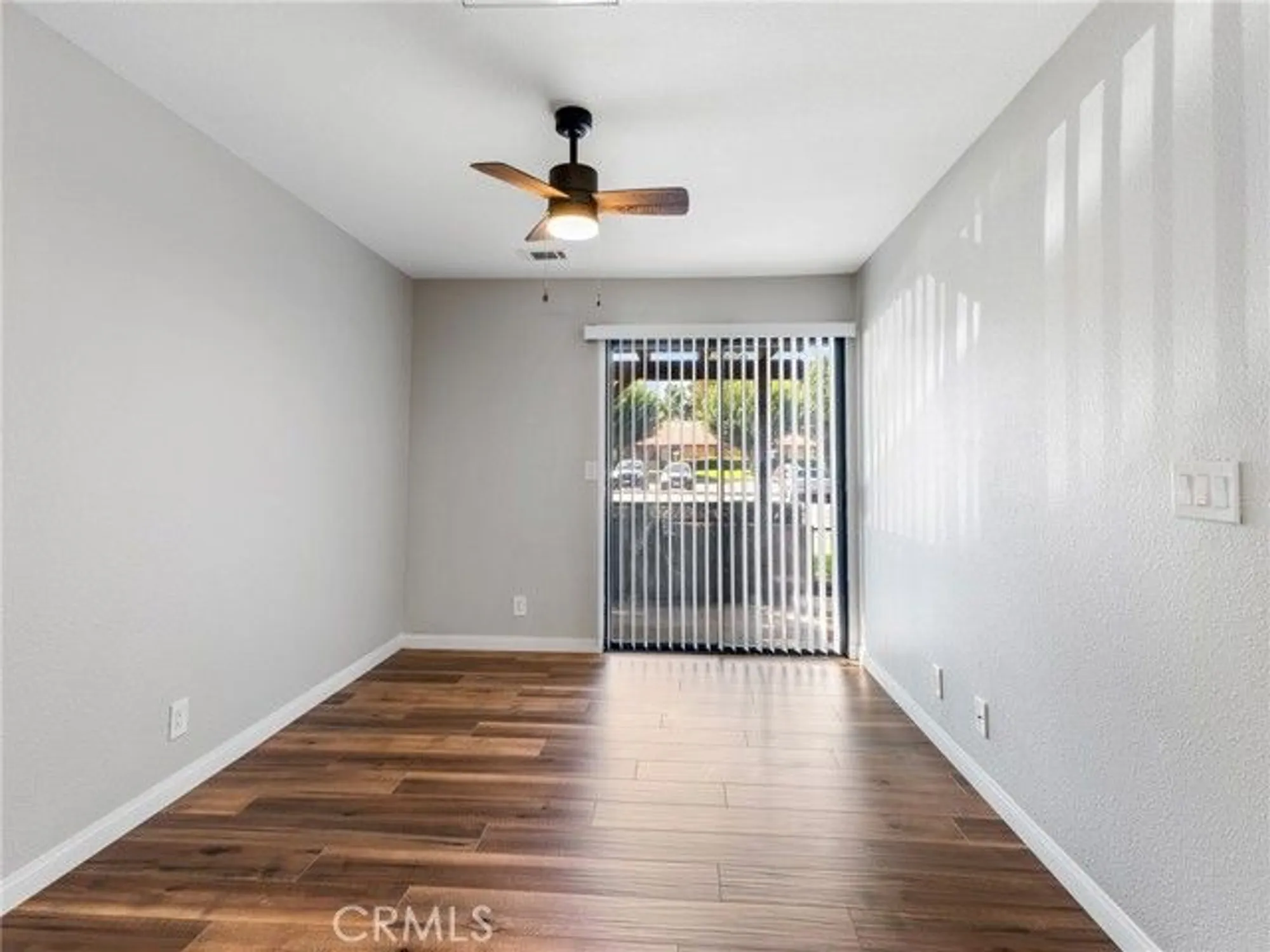 Property Slideshow image 17 of 27 | 19183 elm dr, Apple Valley, CA, 92308