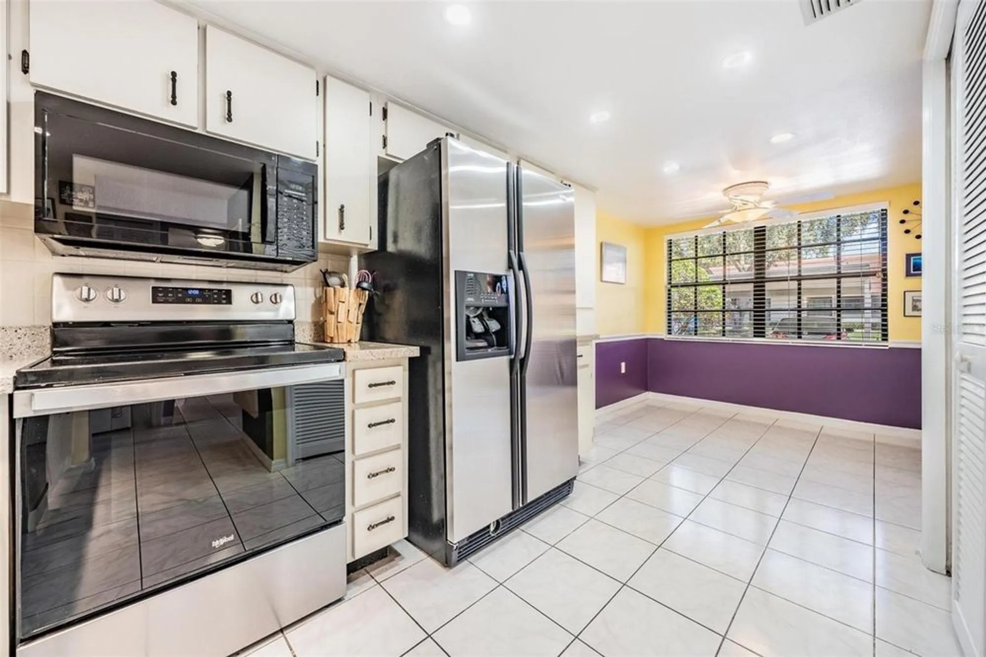 Property Slideshow image 6 of 35 | 2020 lakeview dr 102, Clearwater, FL, 33763