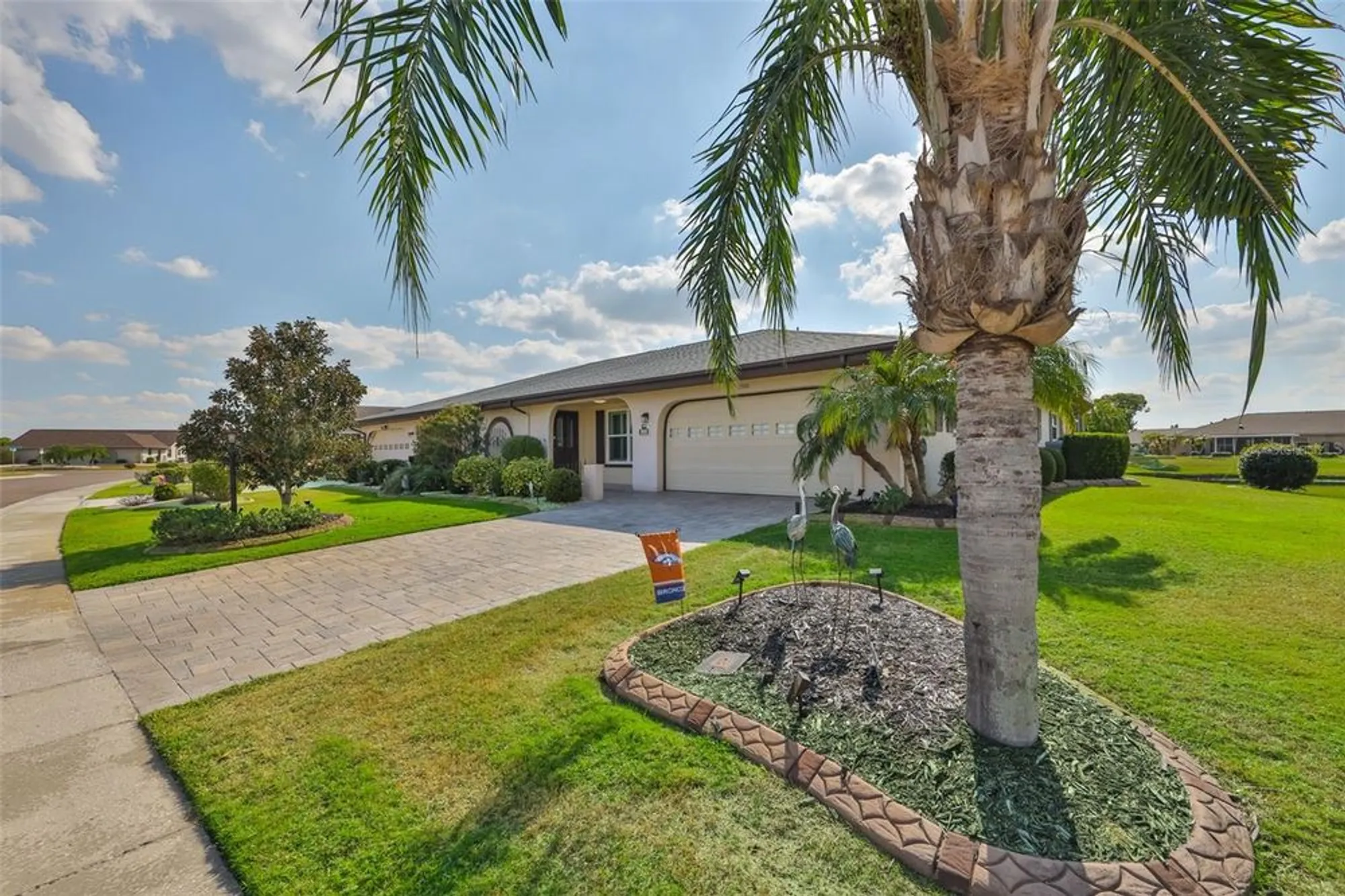 Property Slideshow image 2 of 43 | 1506 bentwood dr, Sun City Center, FL, 33573