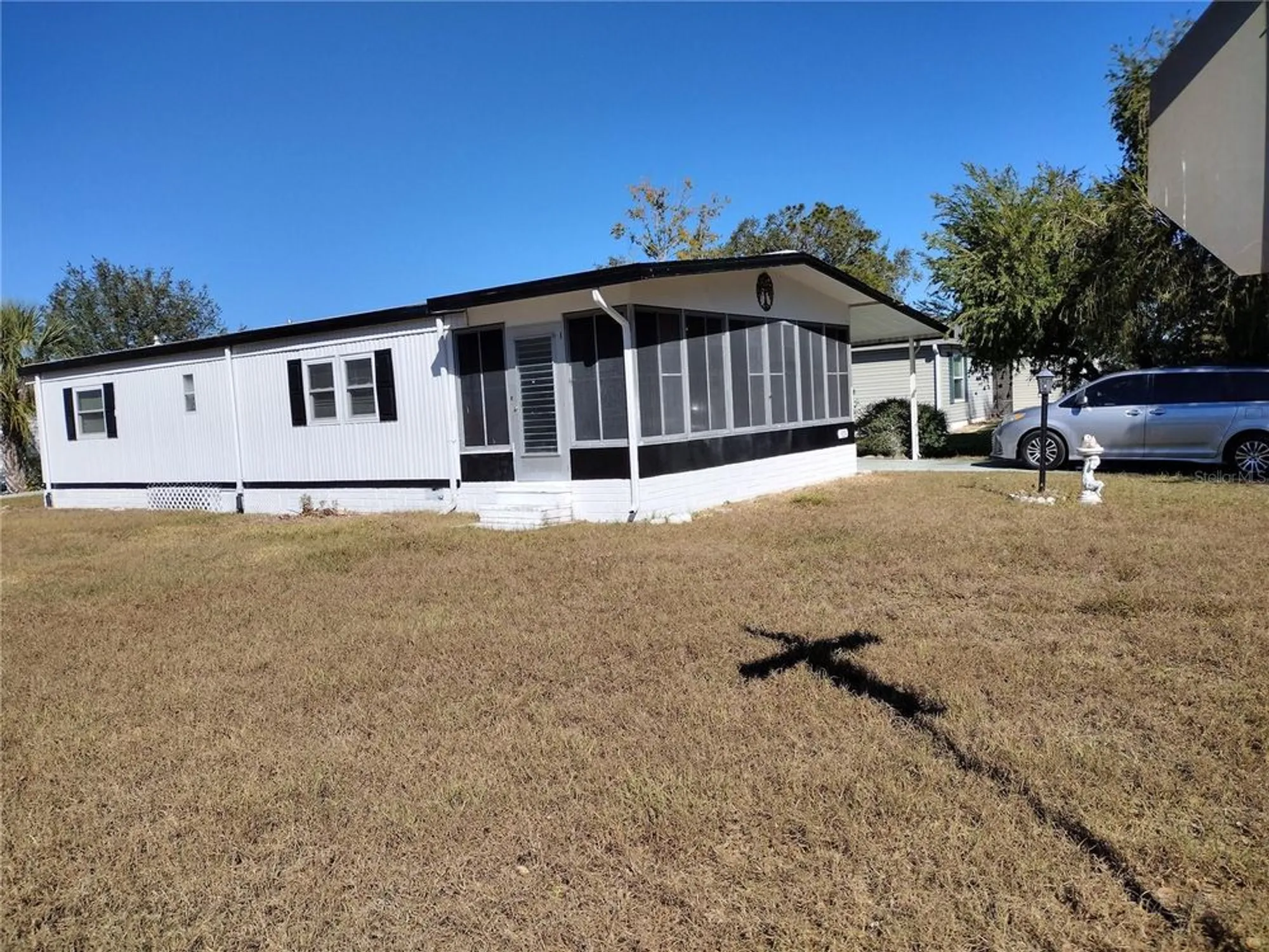 Property Slideshow image 1 of 22 | 925 beechwood ave, Lady Lake, FL, 32159