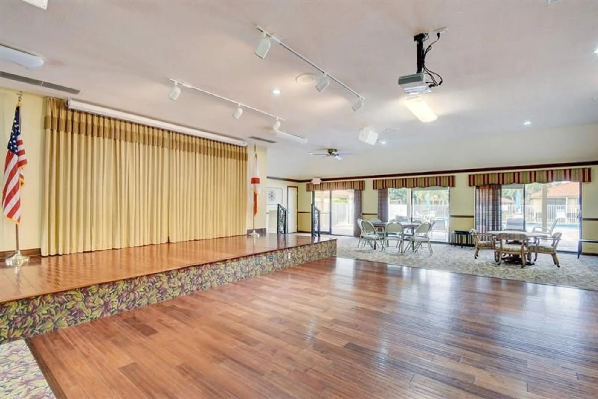 Property Slideshow image 52 of 66 | 9800 pecan tree dr b, Boynton Beach, FL, 33436