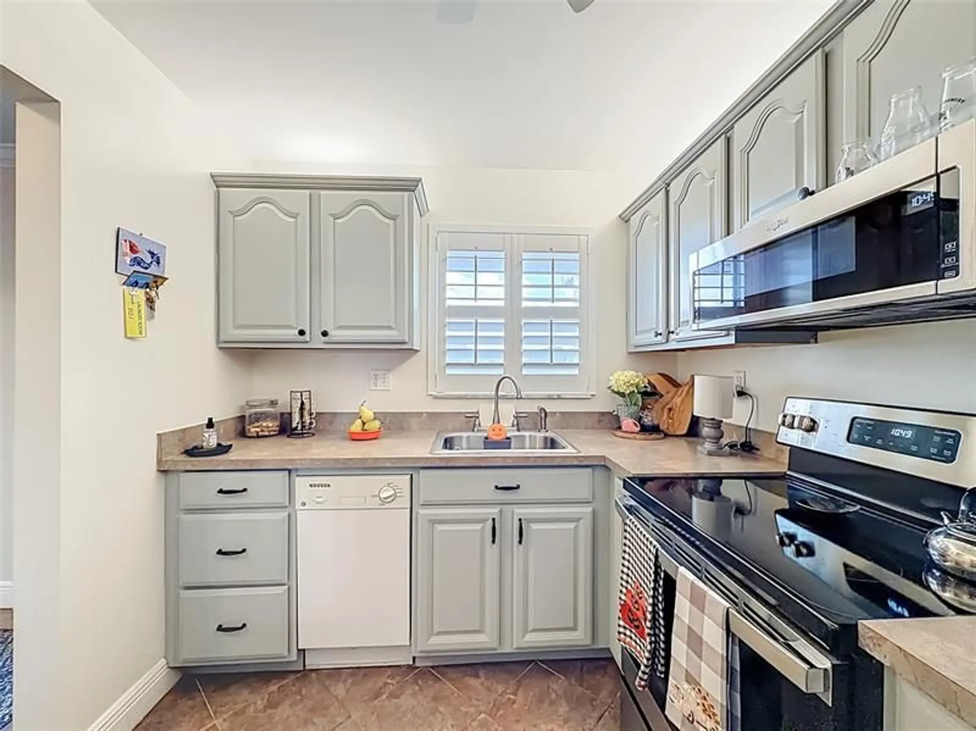 Property Slideshow image 11 of 52 | 6570 royal palm blvd apt 312, Margate, FL, 33063