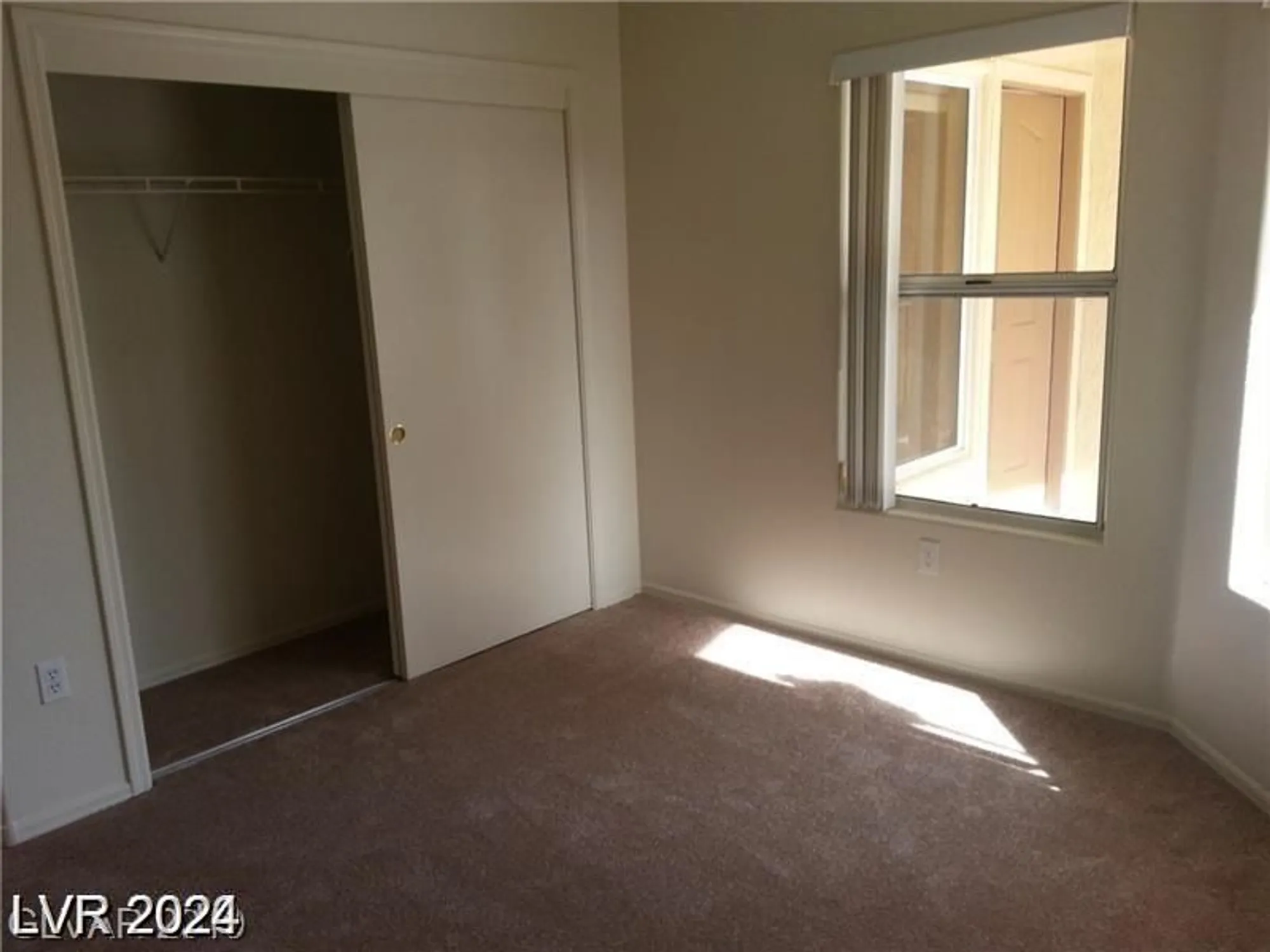 Property Slideshow image 12 of 22 | 10404 frostburg ln, Las Vegas, NV, 89134