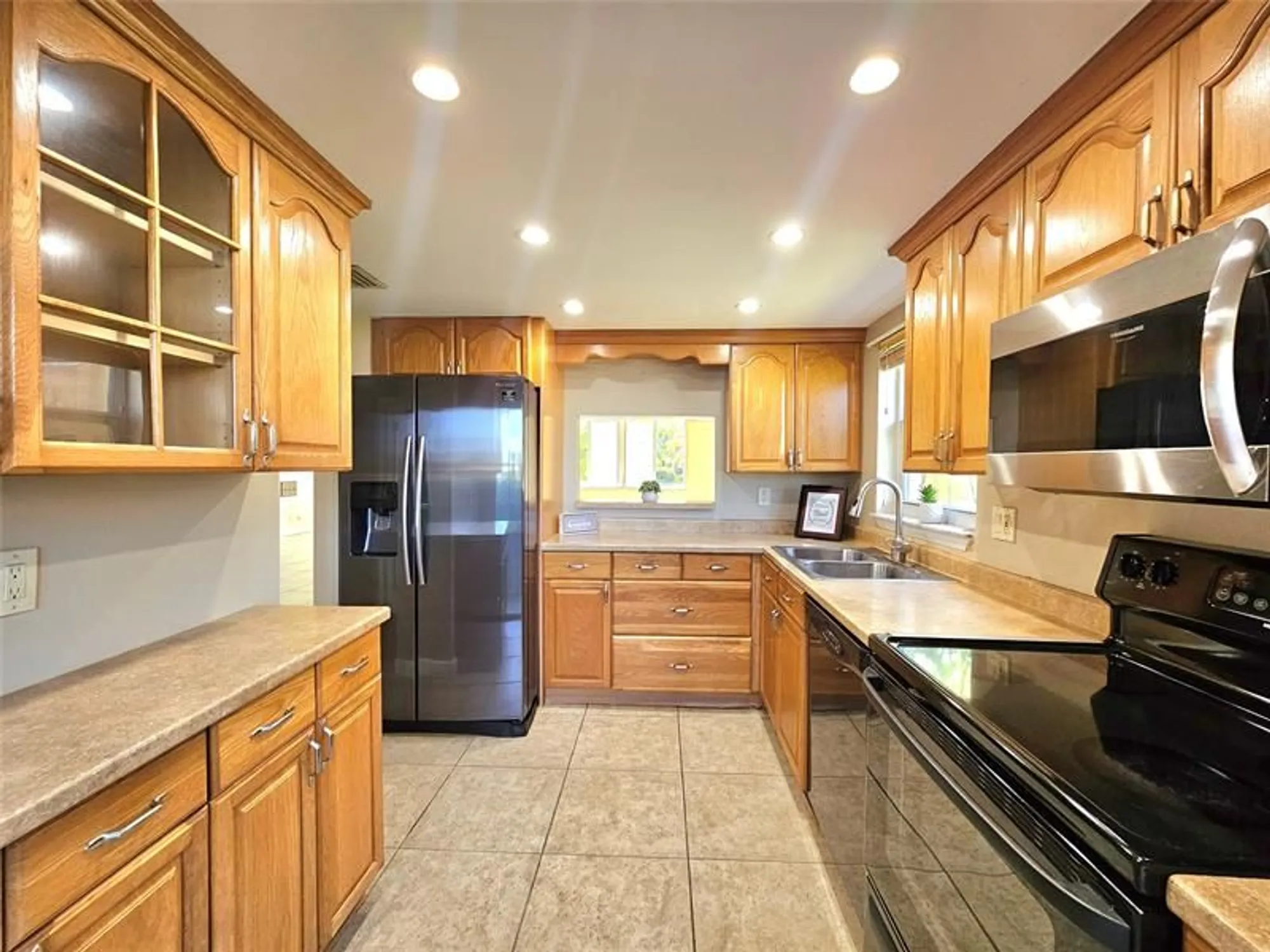 Property Slideshow image 3 of 35 | 6700 royal palm blvd apt 112, Margate, FL, 33063