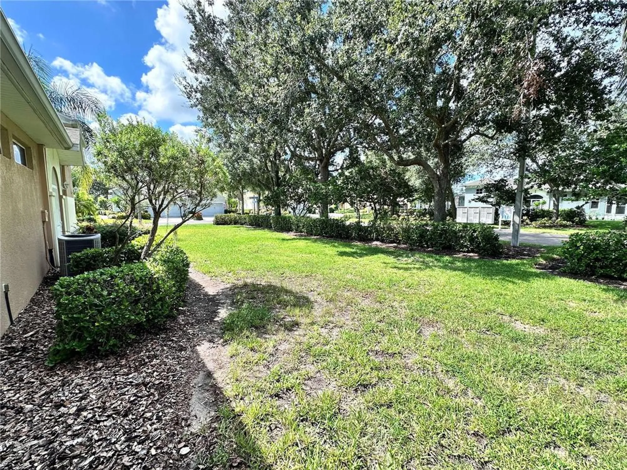 Property Slideshow image 25 of 25 | 2037 sifield greens way, Sun City Center, FL, 33573