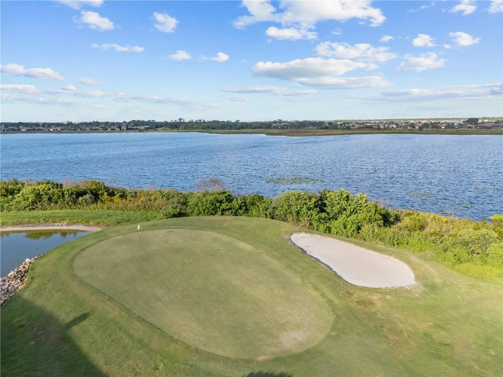 Property Slideshow image 12 of 65 | 4048 phoenician way, Winter Haven, FL, 33884