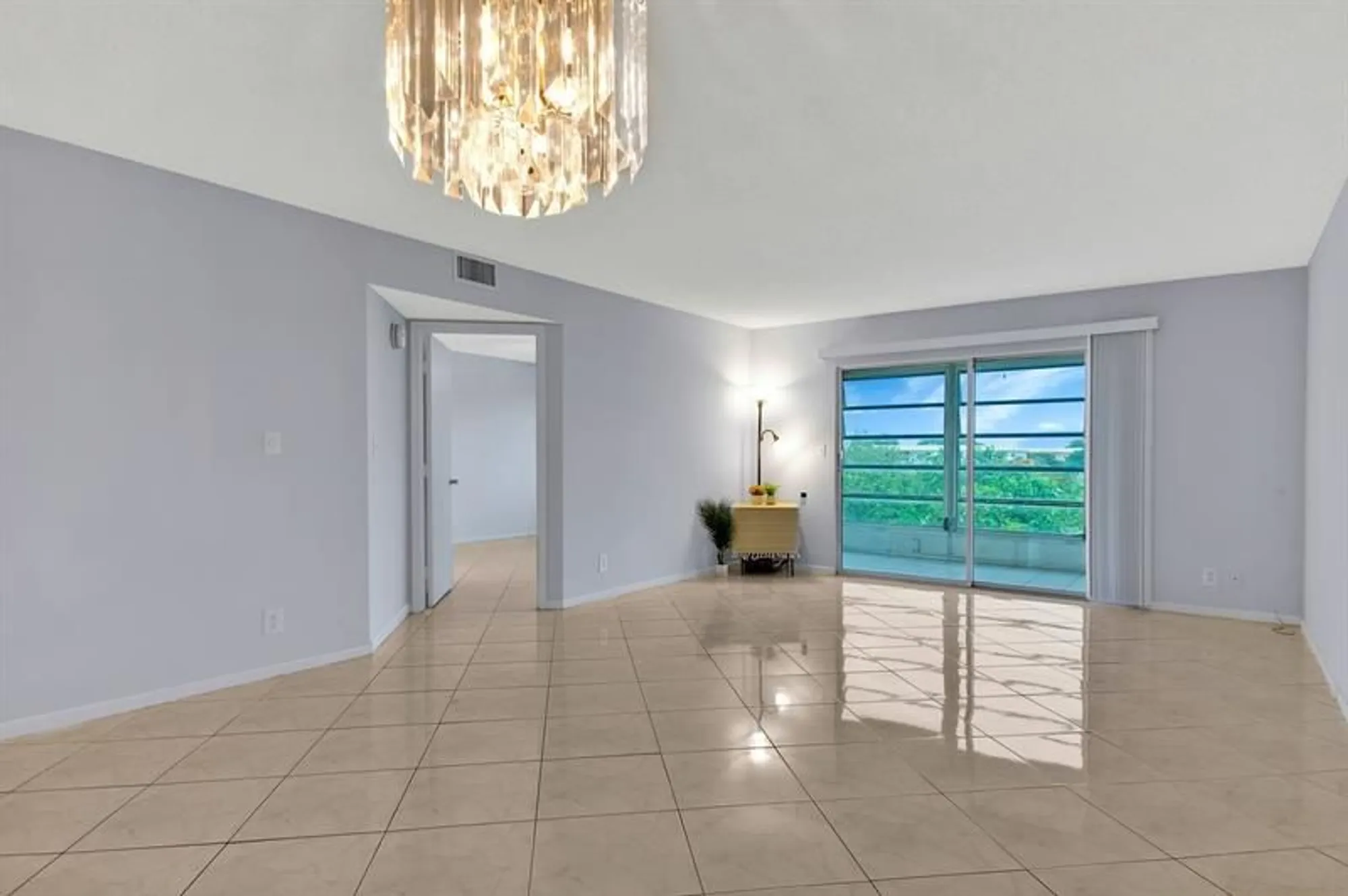 Property Slideshow image 13 of 33 | 1606 abaco dr e4, Coconut Creek, FL, 33066
