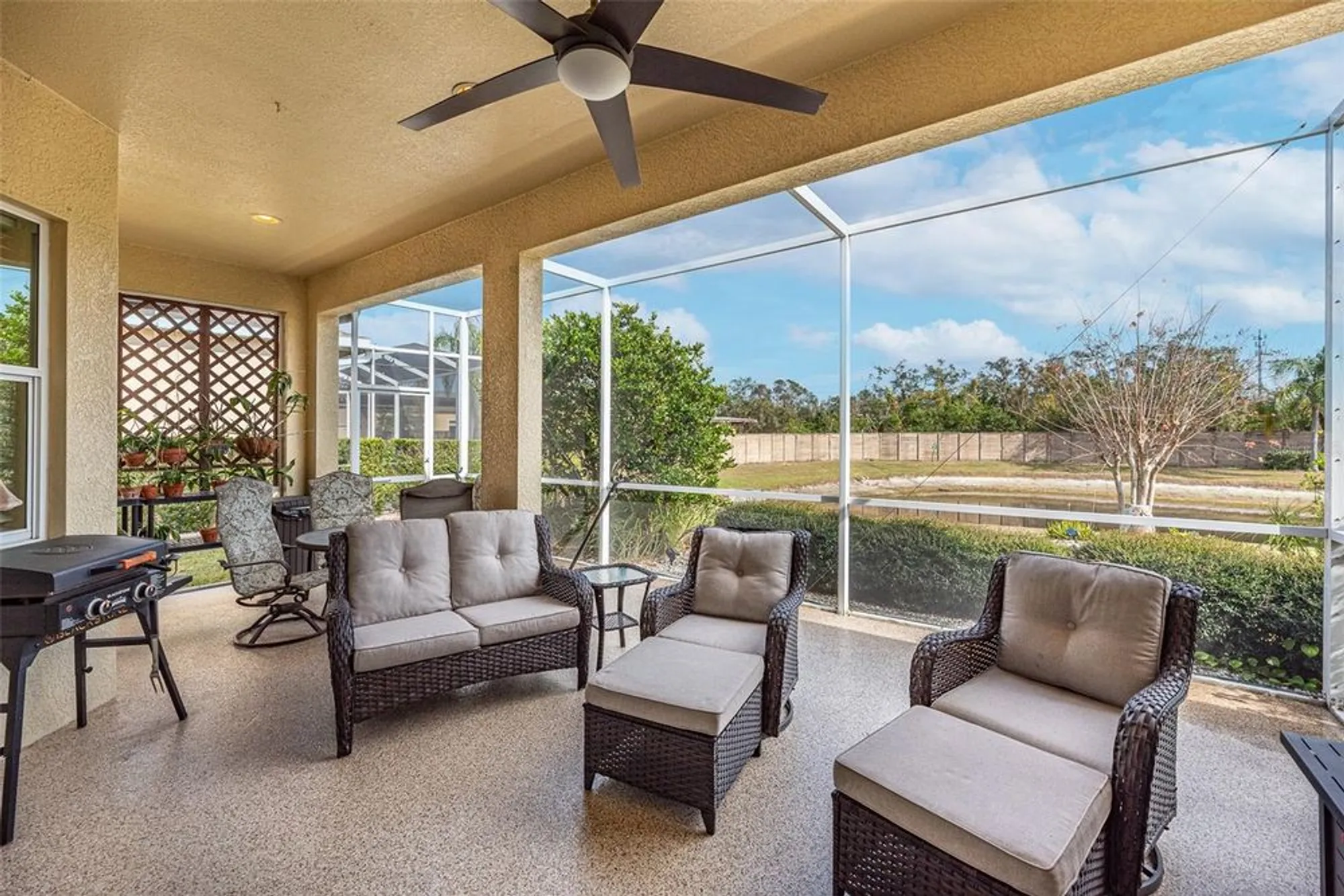 Property Slideshow image 25 of 35 | 1649 emerald dunes dr, Sun City Center, FL, 33573