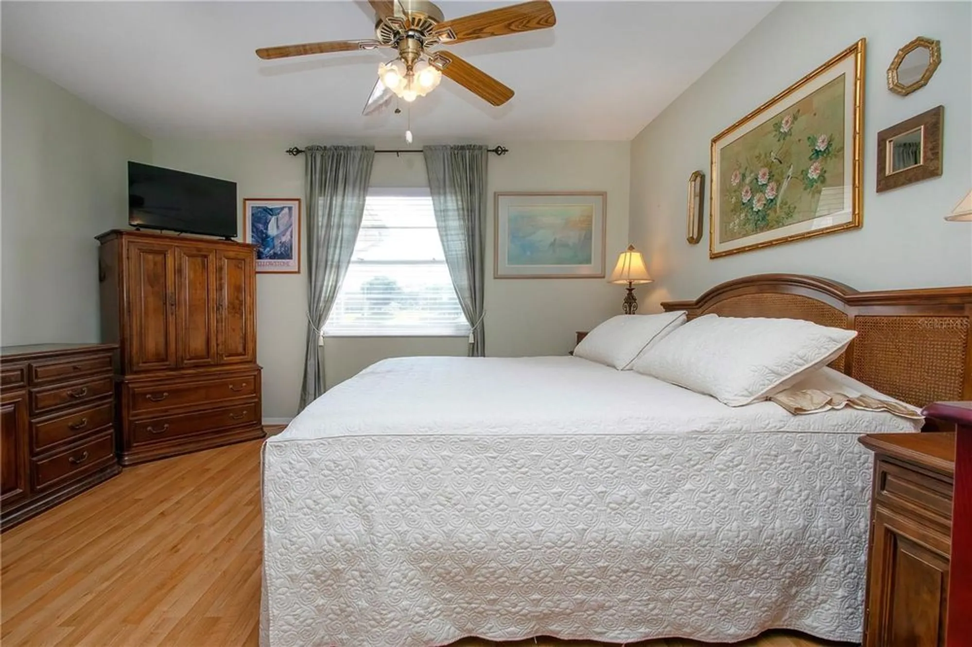 Property Slideshow image 25 of 49 | 1201 bluewater dr, Sun City Center, FL, 33573