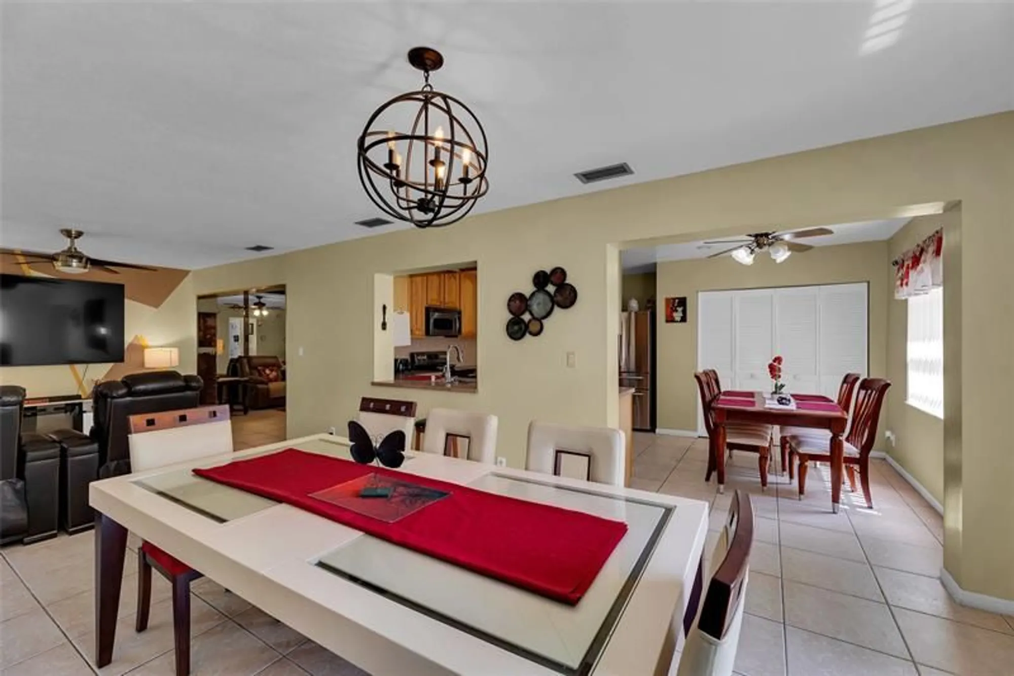 Property Slideshow image 27 of 50 | 9802 nw 75th ct, Tamarac, FL, 33321