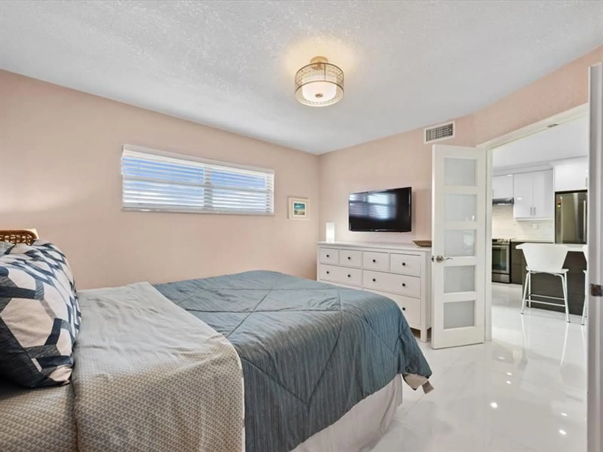 Property Slideshow image 26 of 44 | 9300 n hollybrook lake dr 303, Pembroke Pines, FL, 33025