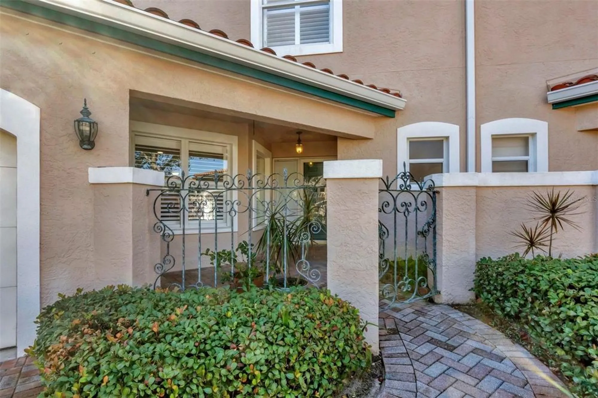 Property Slideshow image 4 of 66 | 1719 starling dr # 1719, Sarasota, FL, 34231