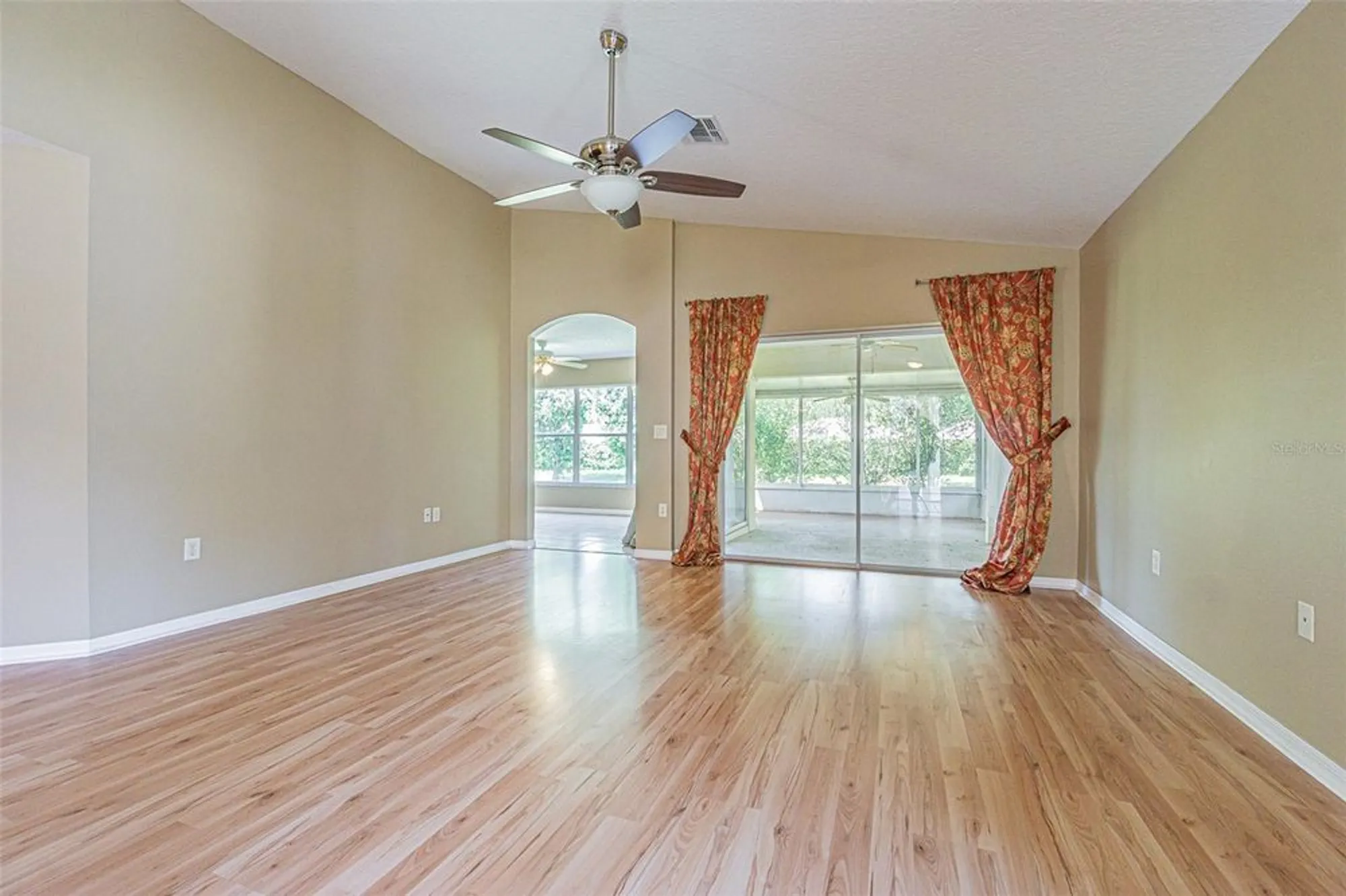 Property Slideshow image 18 of 47 | 10809 collar dr, San Antonio, FL, 33576