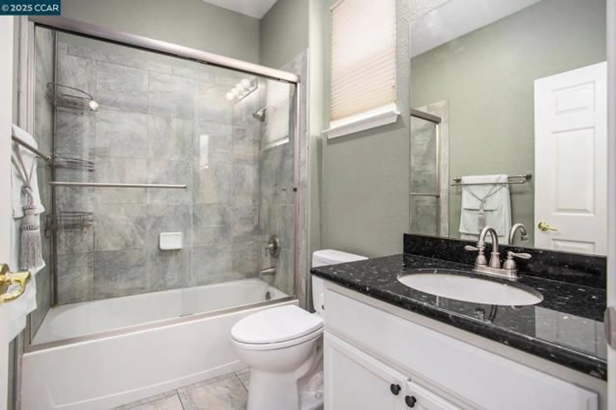 Property Slideshow image 17 of 32 | 451 tayberry ln, Brentwood, CA, 94513