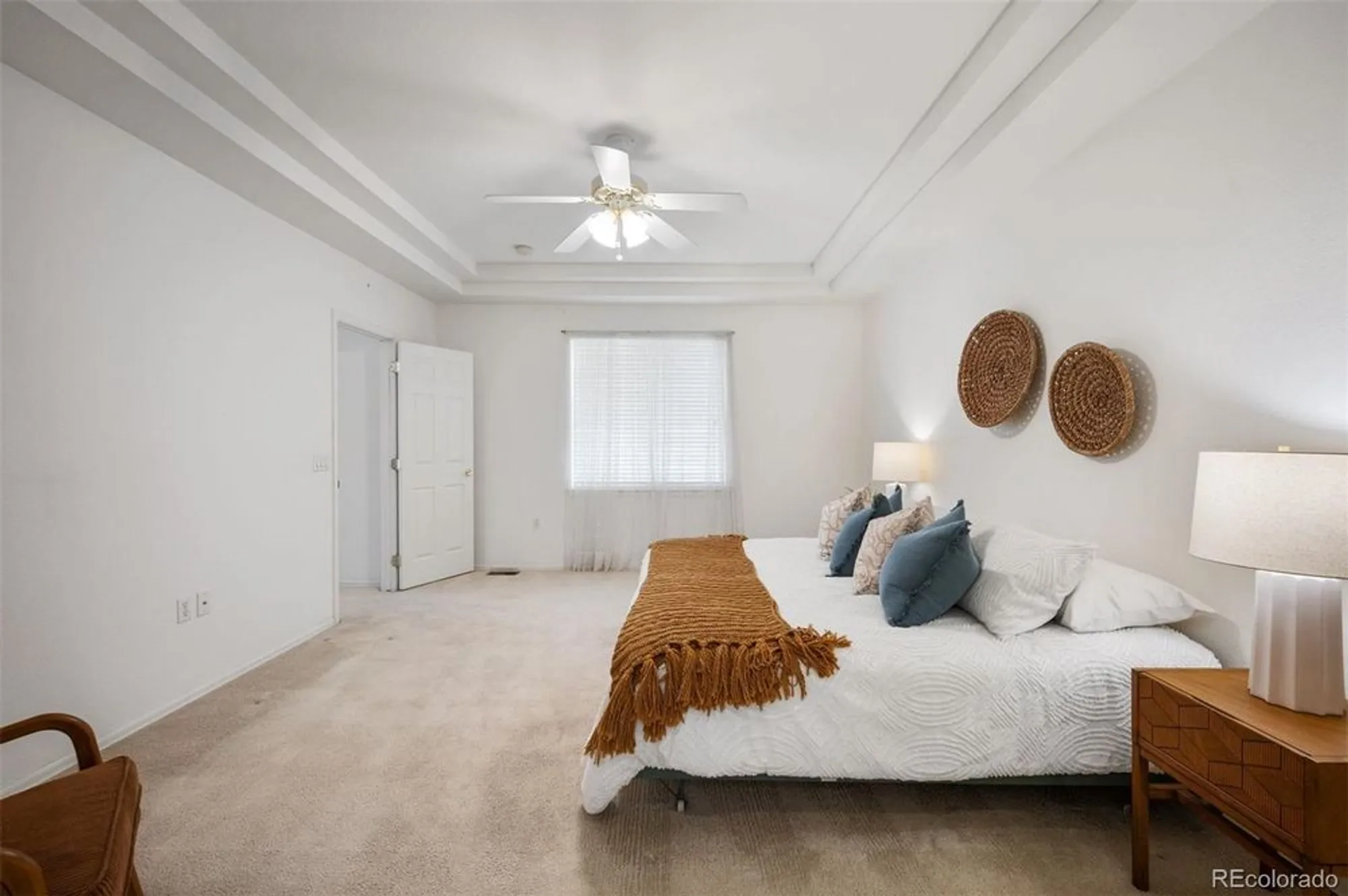 Property Slideshow image 23 of 35 | 23440 e moraine pl, Aurora, CO, 80016