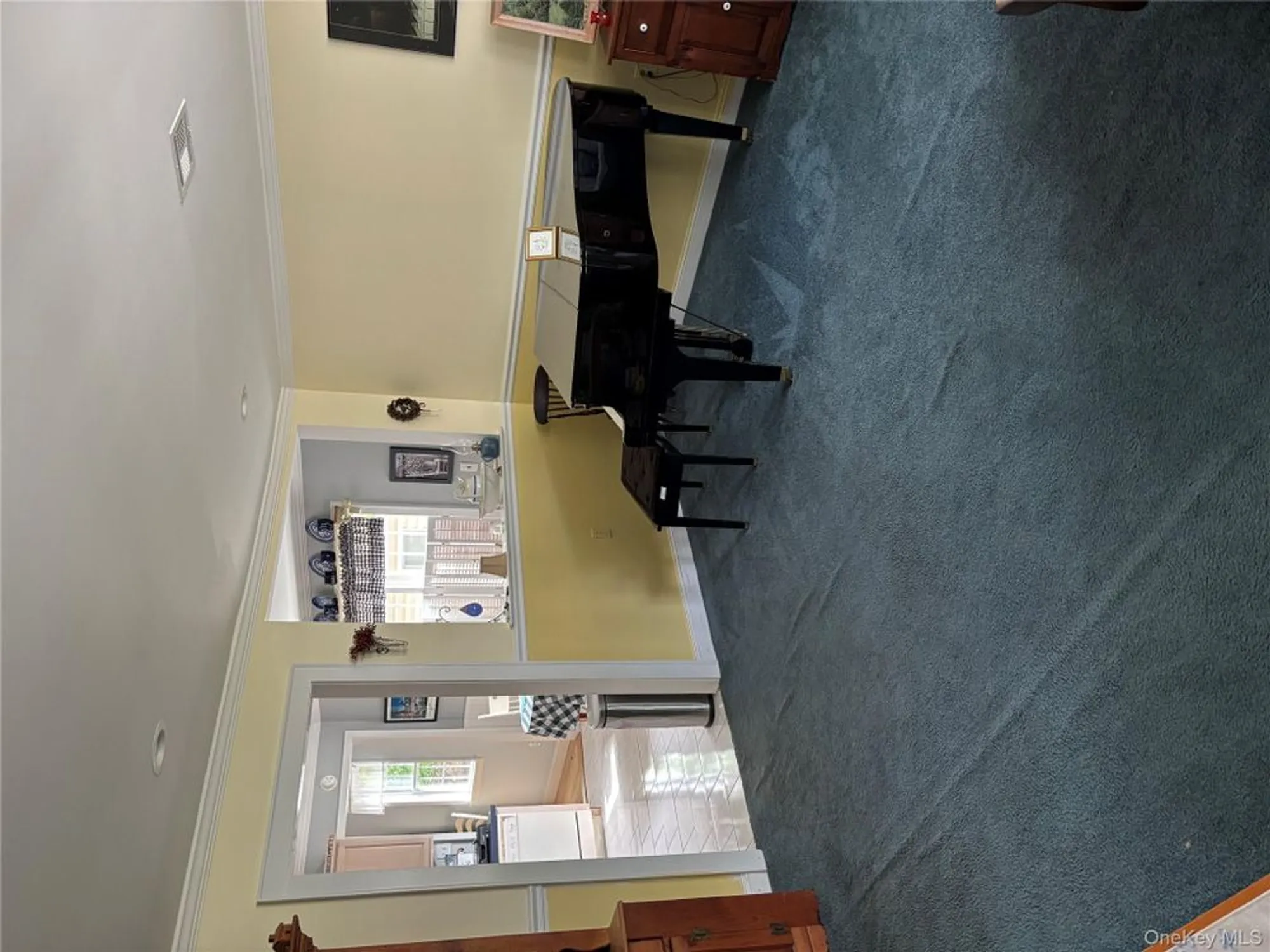 Property Slideshow image 5 of 21 | 190 canterbury dr, Ridge, NY, 11961