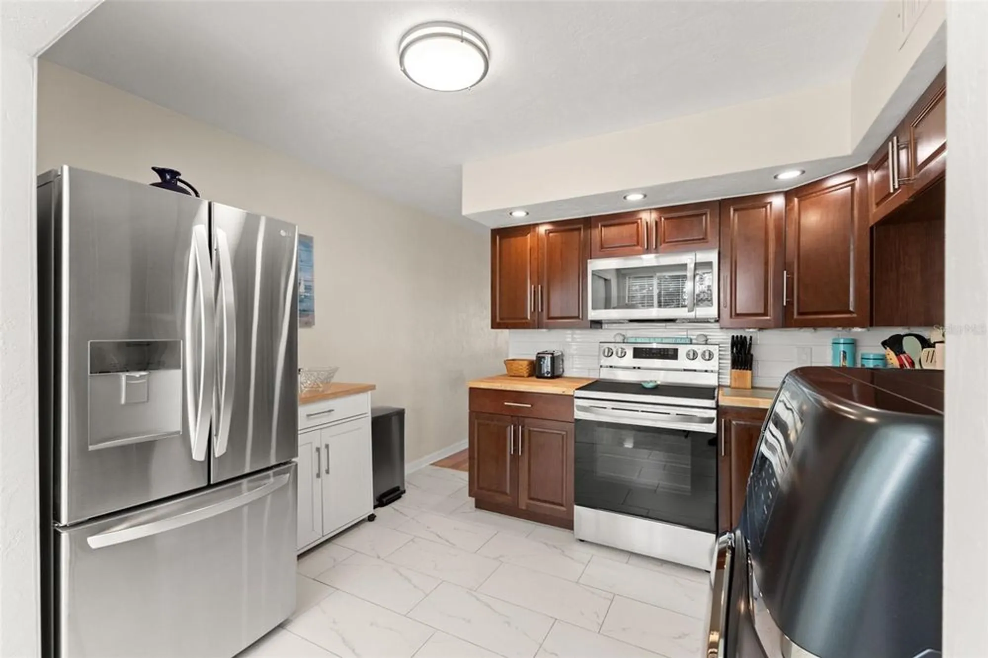 Property Slideshow image 12 of 35 | 2461 canadian way 27, Clearwater, FL, 33763