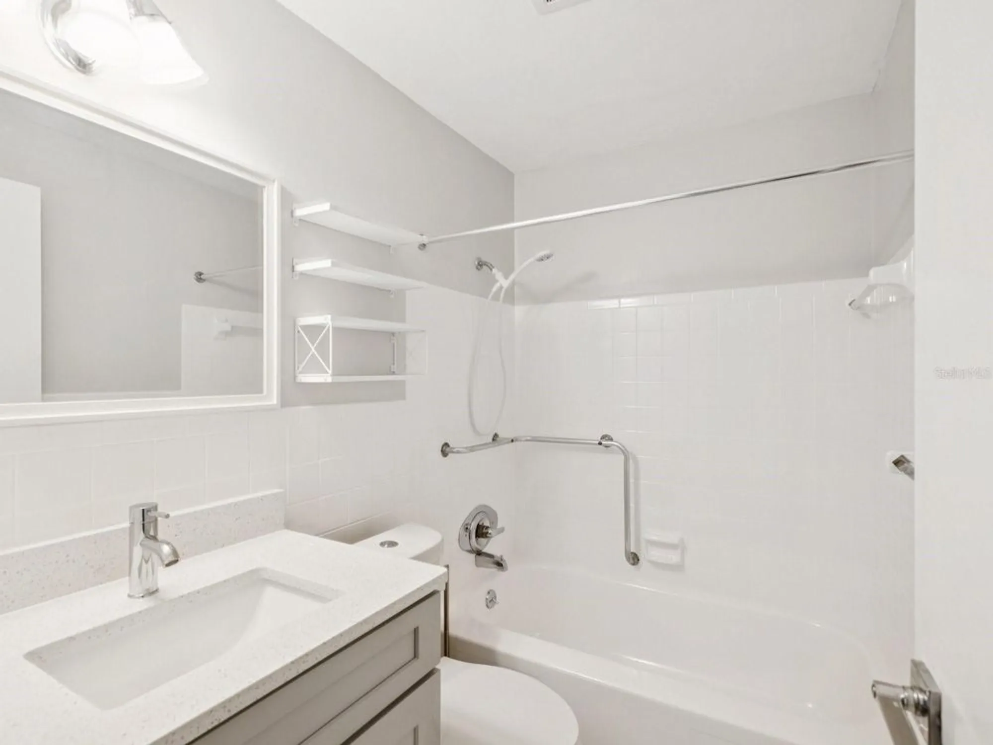 Property Slideshow image 23 of 65 | 2433 brazilia dr apt 43, Clearwater, FL, 33763