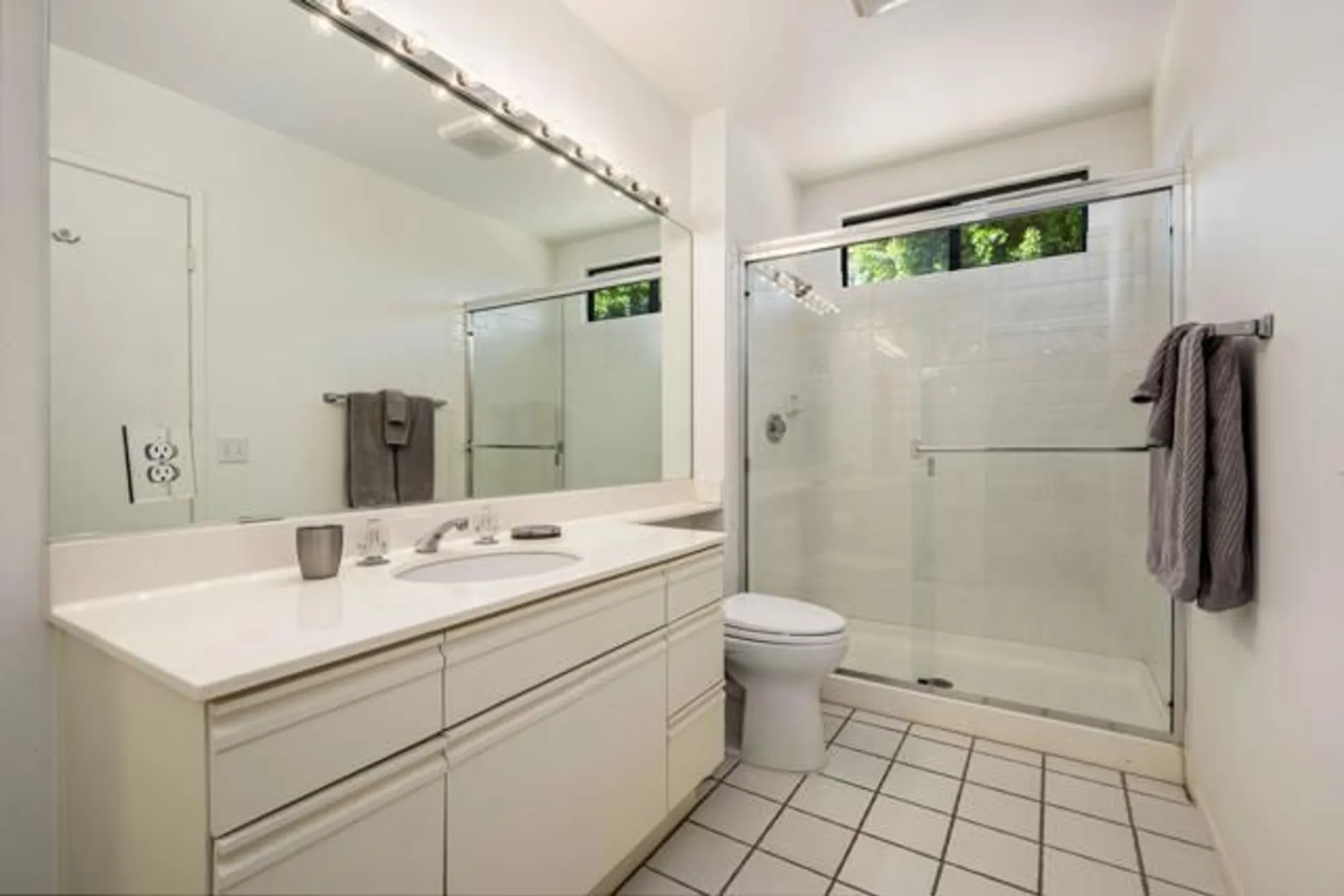 Property Slideshow image 17 of 24 | 55105 oakhill, La Quinta, CA, 92253