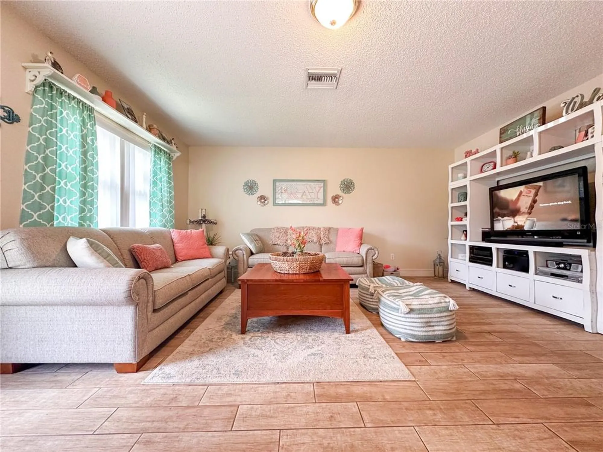 Property Slideshow image 6 of 27 | 216 gloucester blvd # 216, Sun City Center, FL, 33573