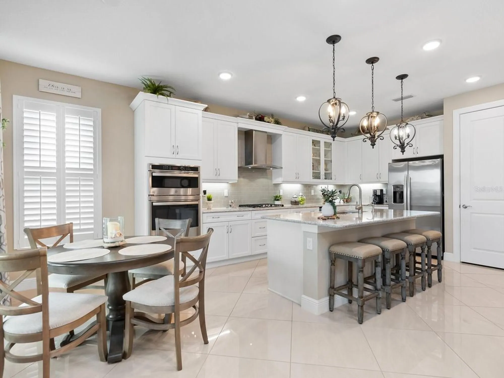 Property Slideshow image 11 of 51 | 4925 surfside cir, Bradenton, FL, 34211