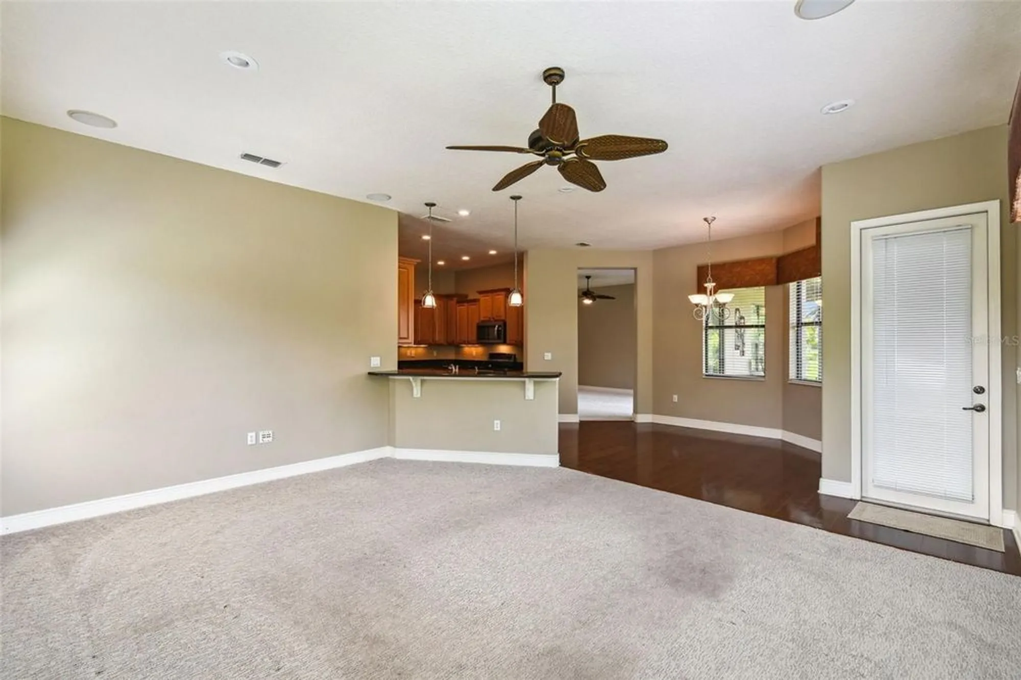 Property Slideshow image 20 of 57 | 313 santa barbara ln, Kissimmee, FL, 34759