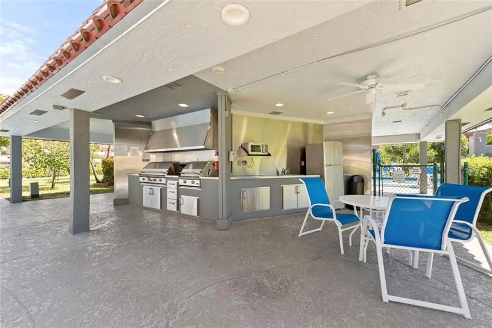 Property Slideshow image 23 of 36 | 9420 s hollybrook lake dr 109, Pembroke Pines, FL, 33025