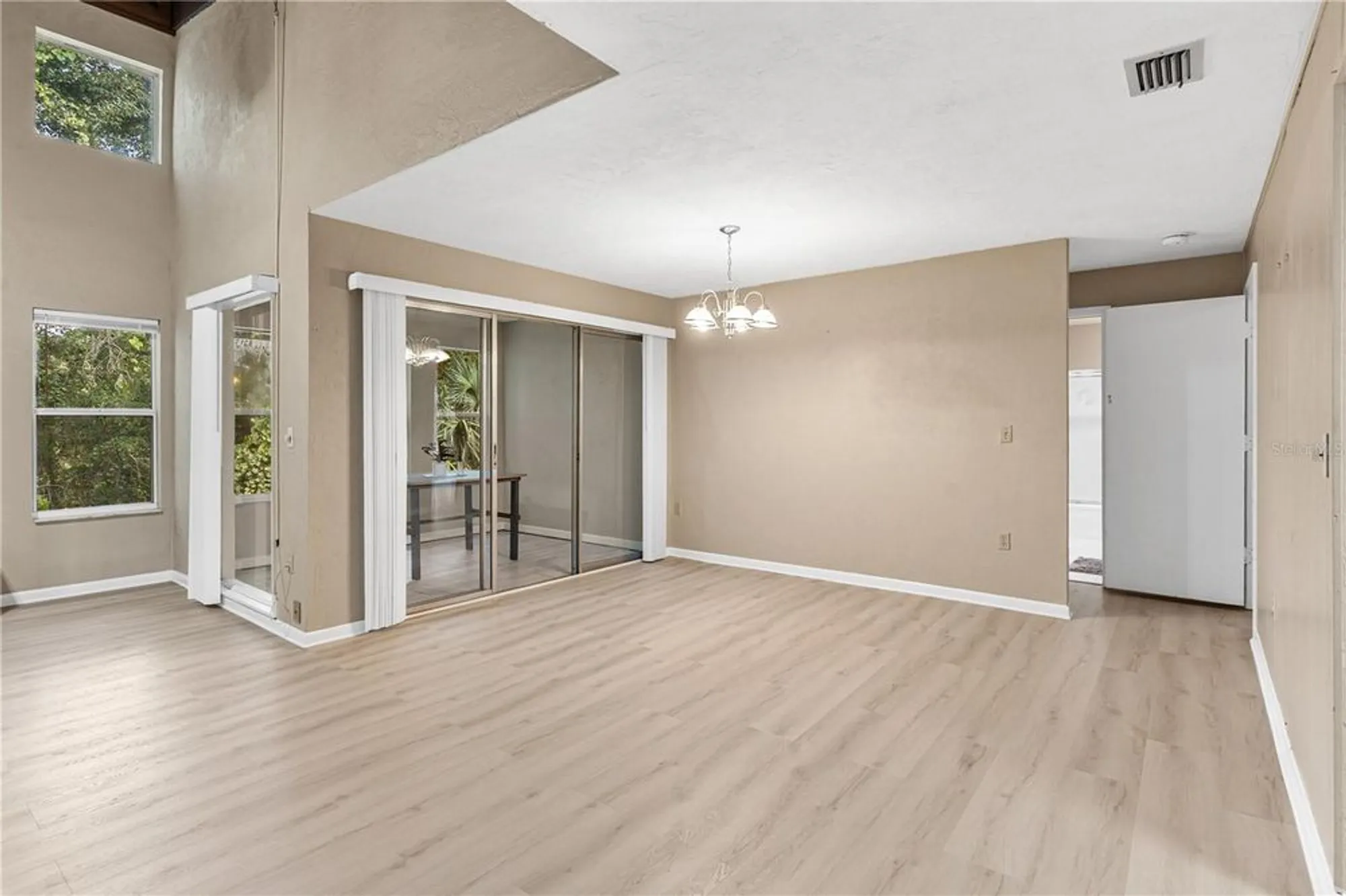 Property Slideshow image 9 of 40 | 14202 sandalwood dr # 202, Wildwood, FL, 34785