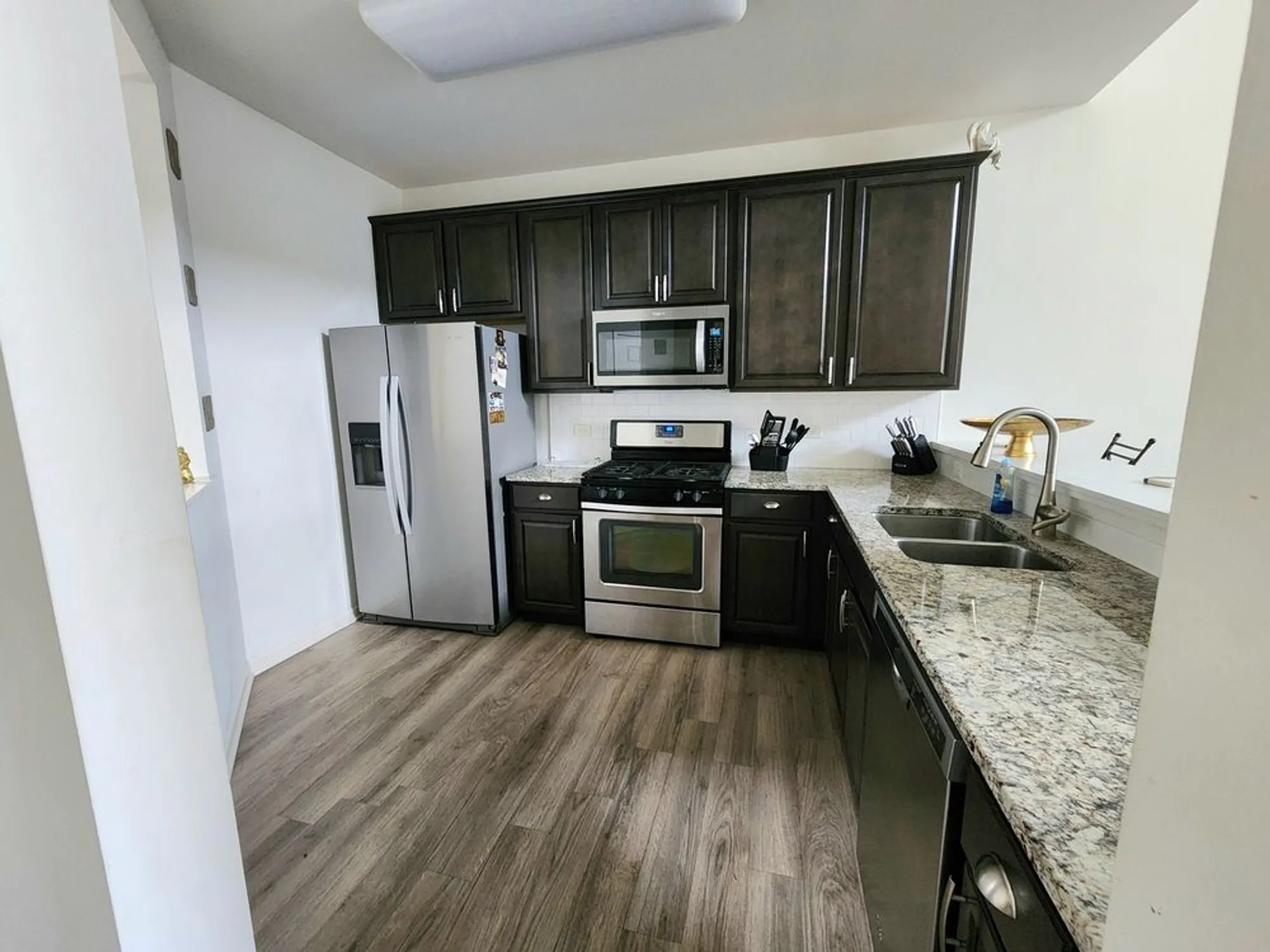 Property Slideshow image 5 of 29 | 2003 magenta ln, Algonquin, IL, 60102