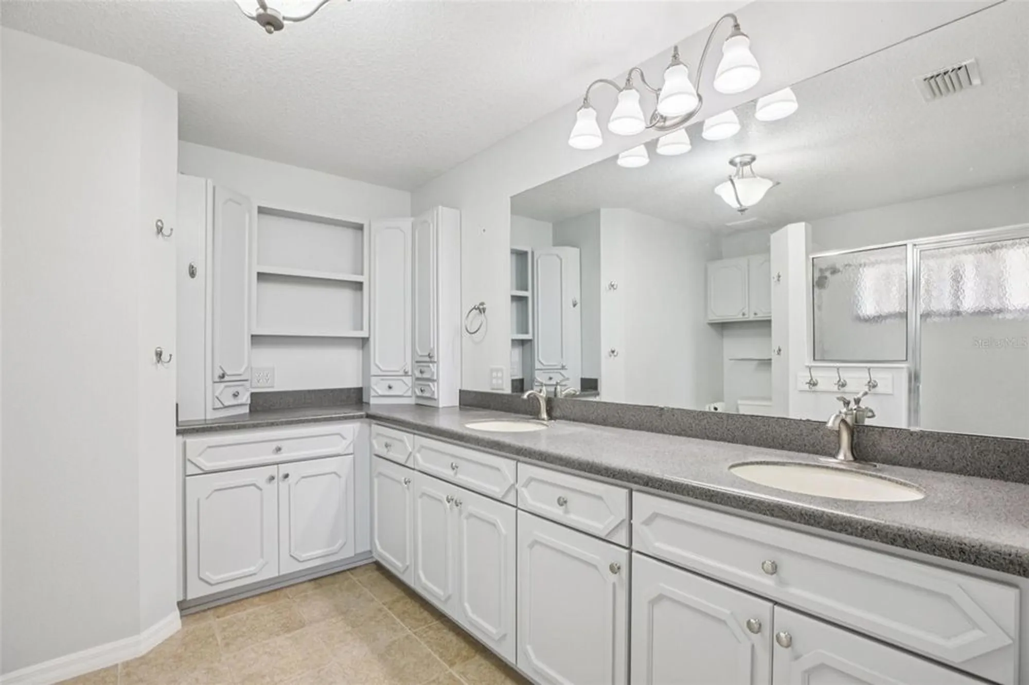 Property Slideshow image 21 of 53 | 27313 falcon feather way, Leesburg, FL, 34748