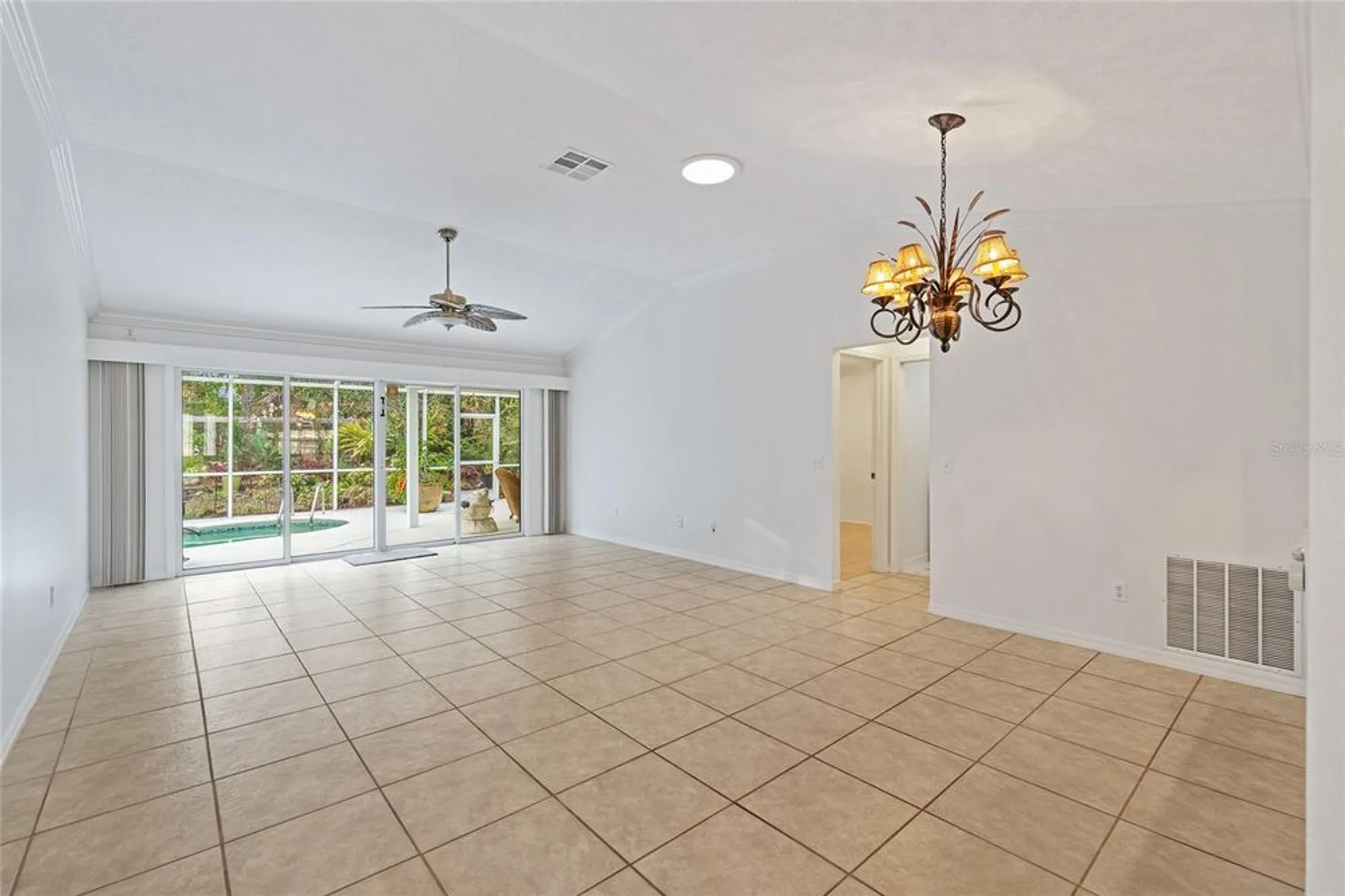 Property Slideshow image 5 of 34 | 1110 salido ave # 20, Lady Lake, FL, 32159