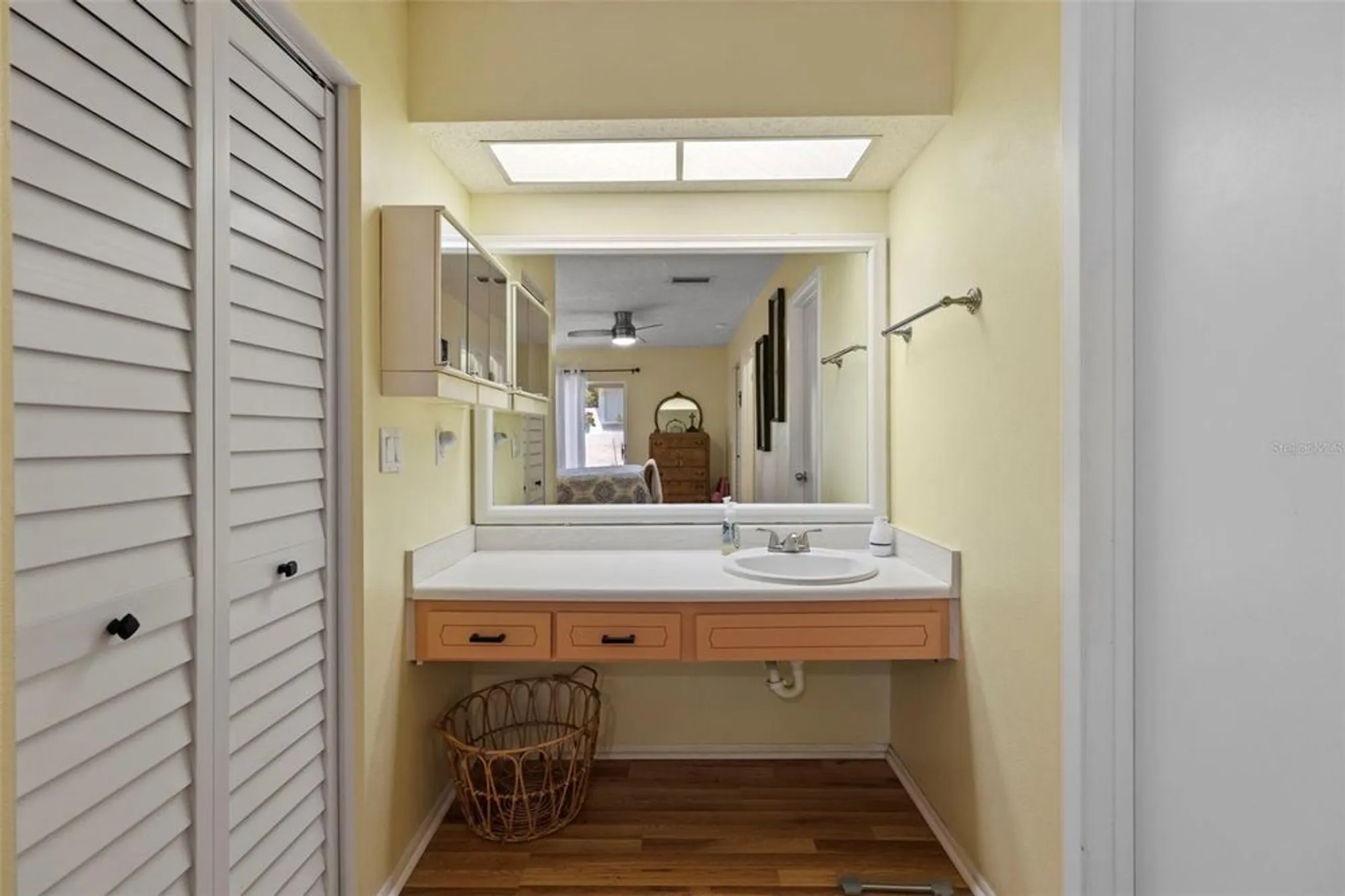 Property Slideshow image 18 of 32 | 2735 sherbrooke ln d, Palm Harbor, FL, 34684