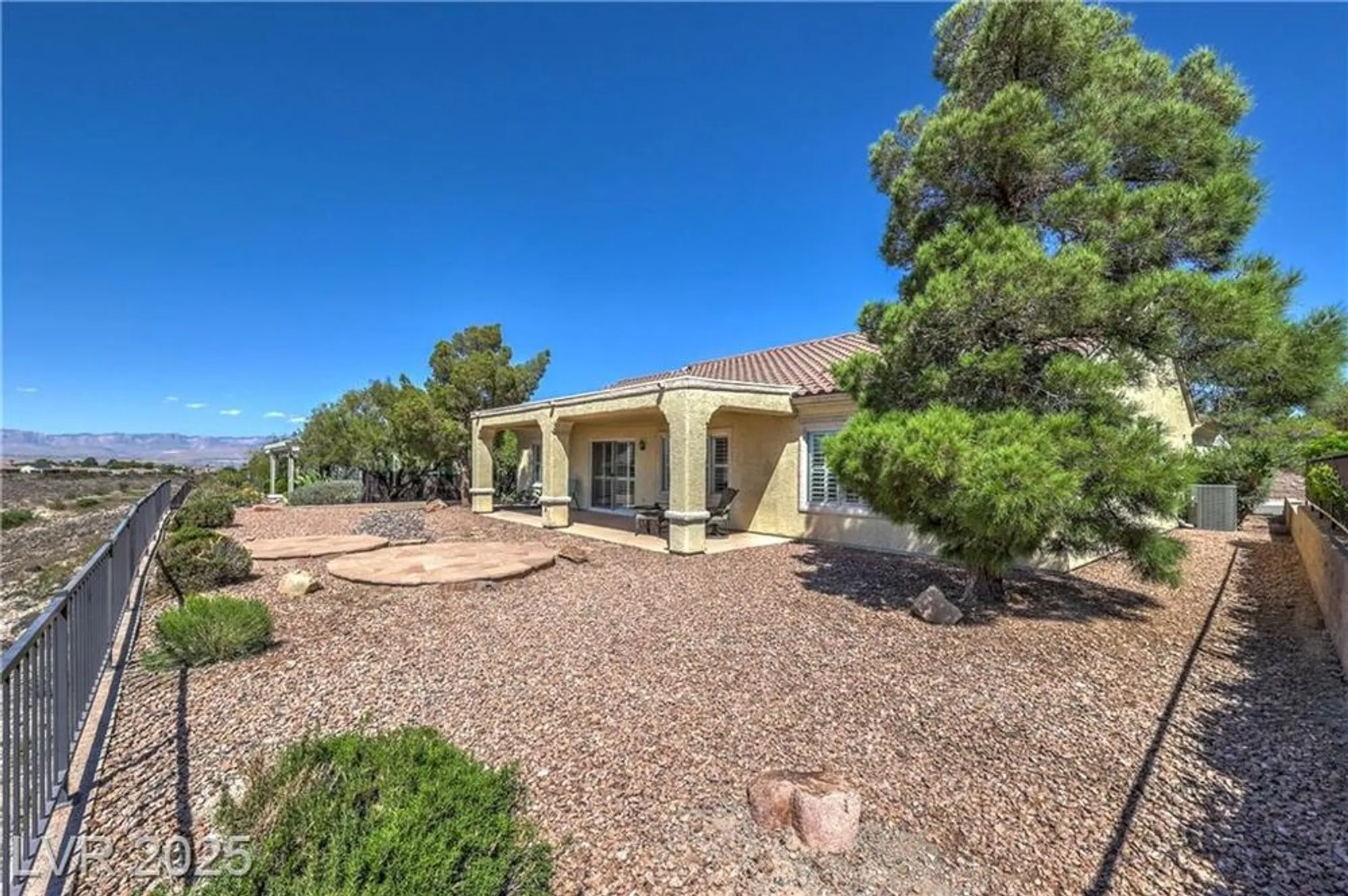 Property Slideshow image 39 of 52 | 1717 warrington dr, Henderson, NV, 89052