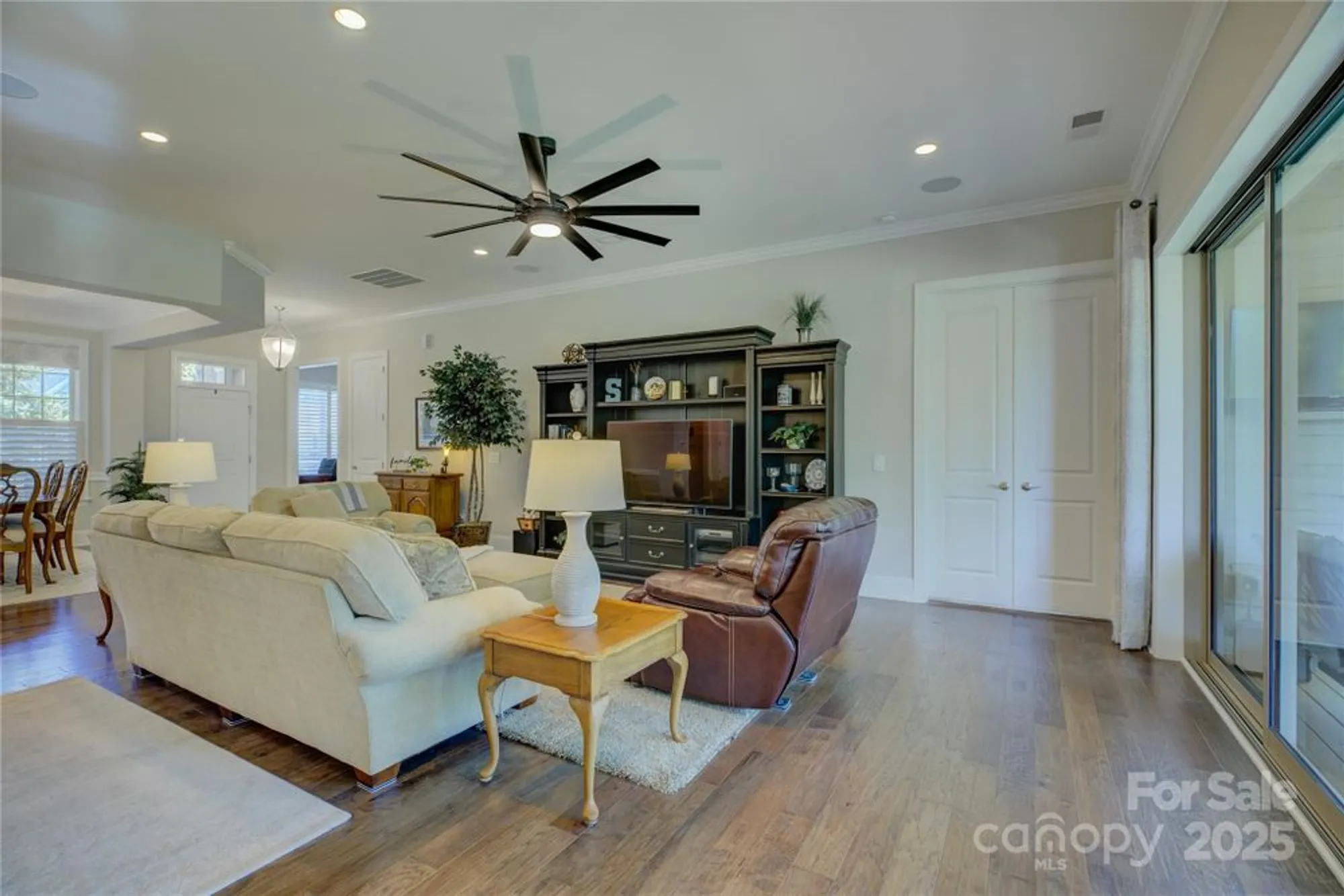 Property Slideshow image 17 of 48 | 16010 vale ridge dr, Charlotte, NC, 28278