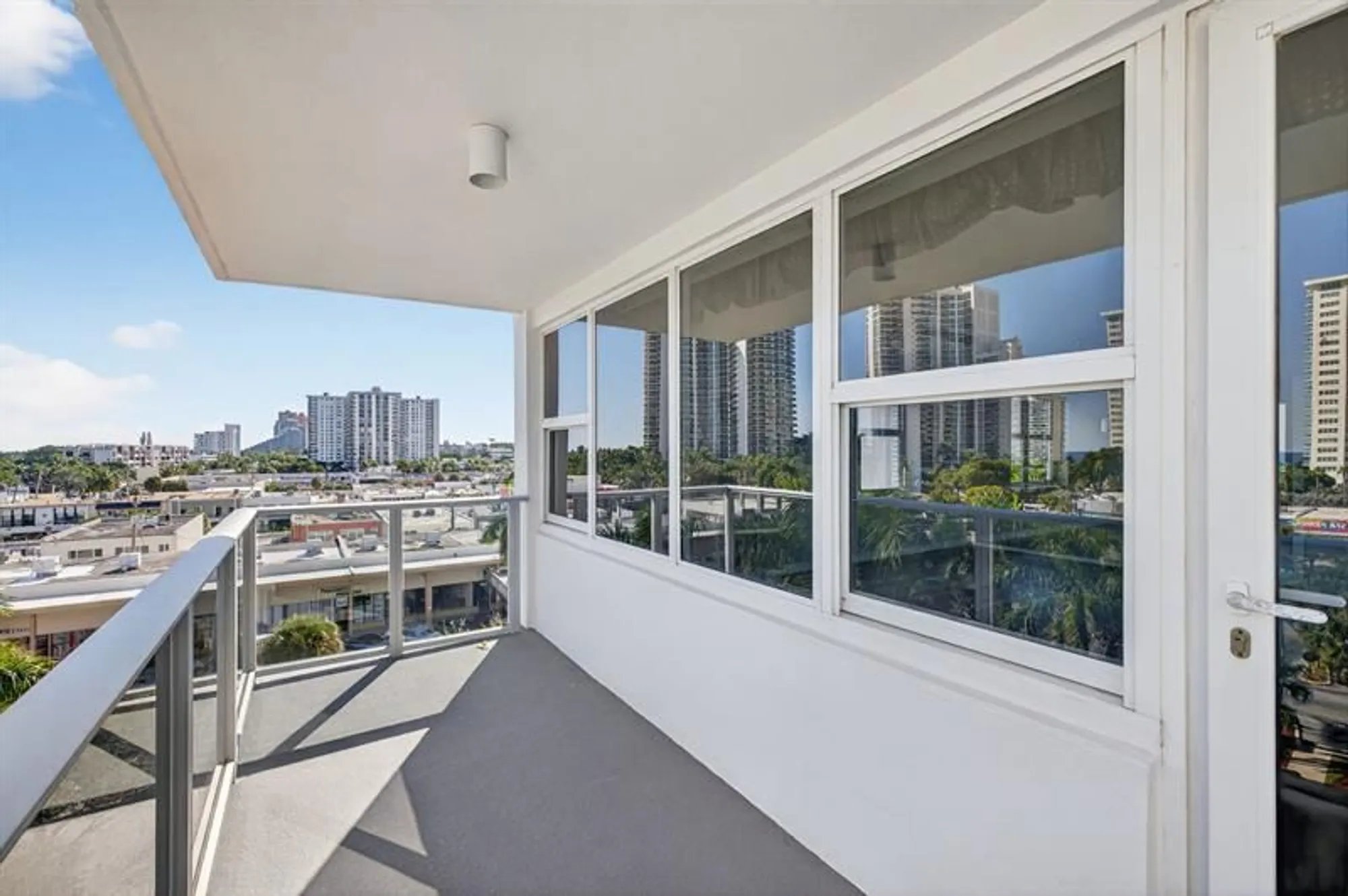 Property Slideshow image 18 of 39 | 3333 ne 34th st 615, Fort Lauderdale, FL, 33308