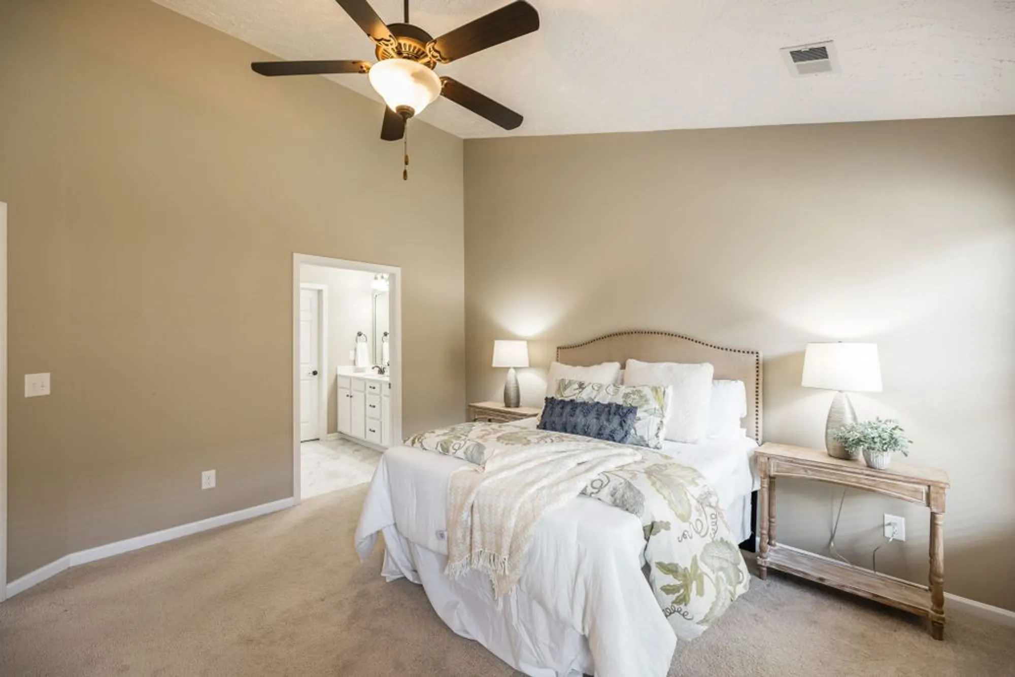 Property Slideshow image 41 of 68 | 395 devon chase hl unit 5104, Gallatin, TN, 37066