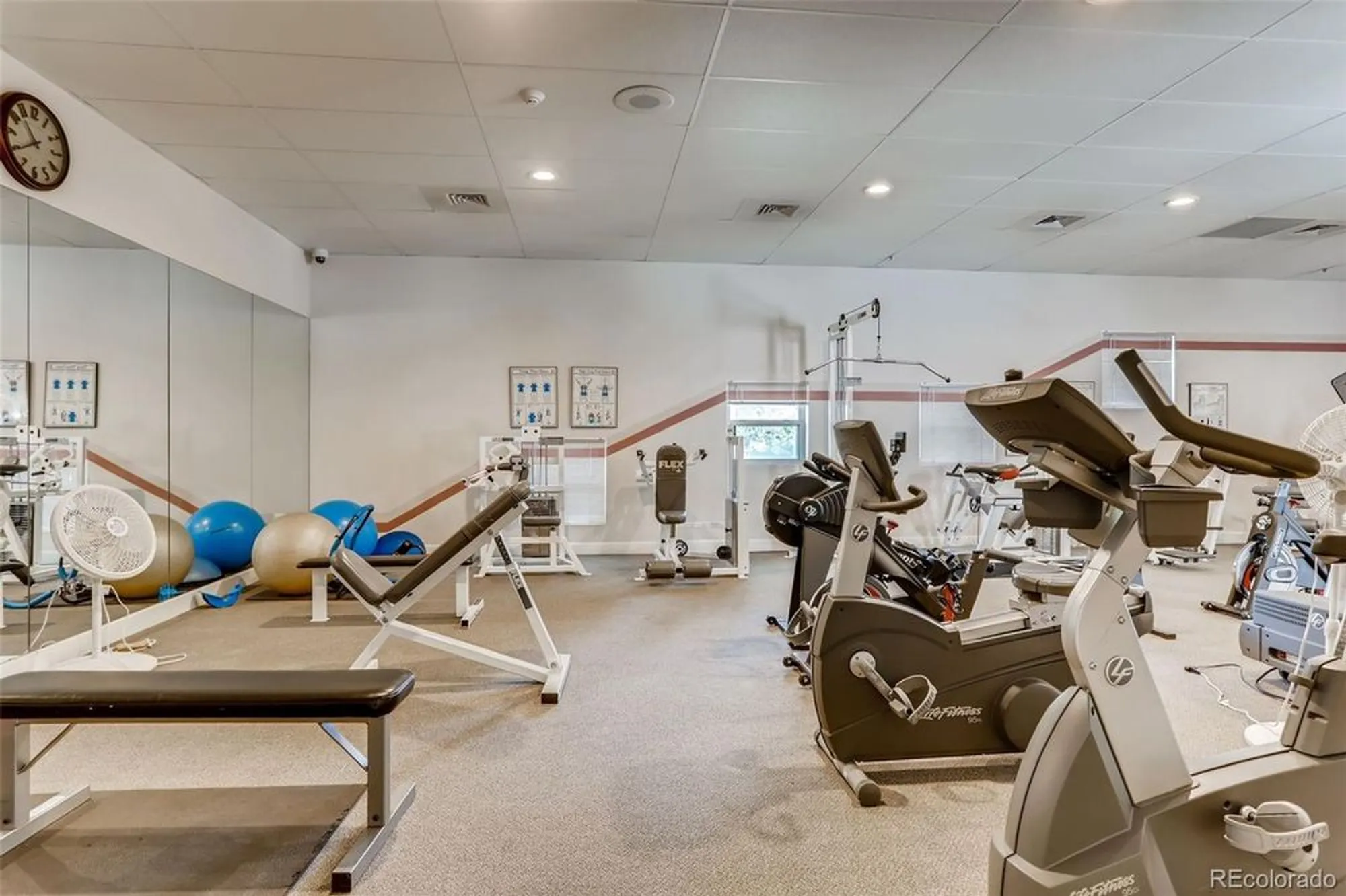 Property Slideshow image 30 of 37 | 2712 w greens pl, Littleton, CO, 80123