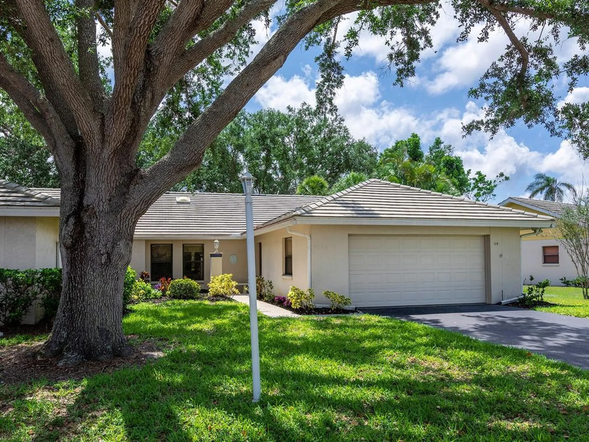 Property Slideshow image 1 of 41 | 114 southampton pl 237, Venice, FL, 34293