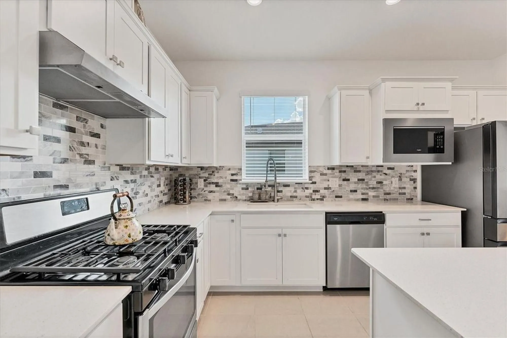 Property Slideshow image 10 of 70 | 10661 spring tide way, Parrish, FL, 34219