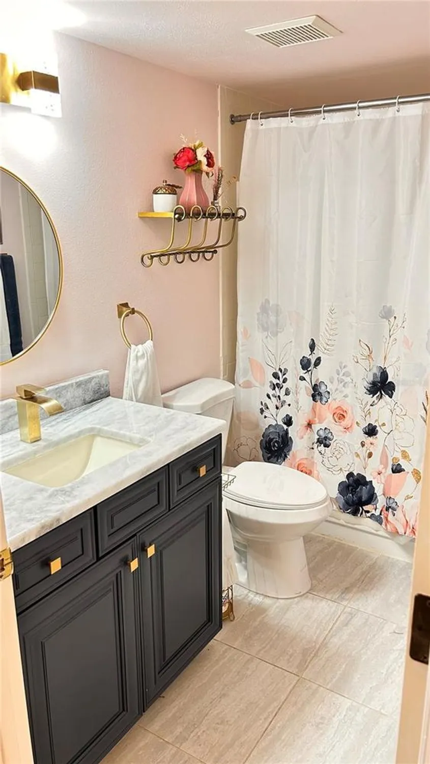 Property Slideshow image 28 of 31 | 433 cerromar ln 331, Venice, FL, 34293