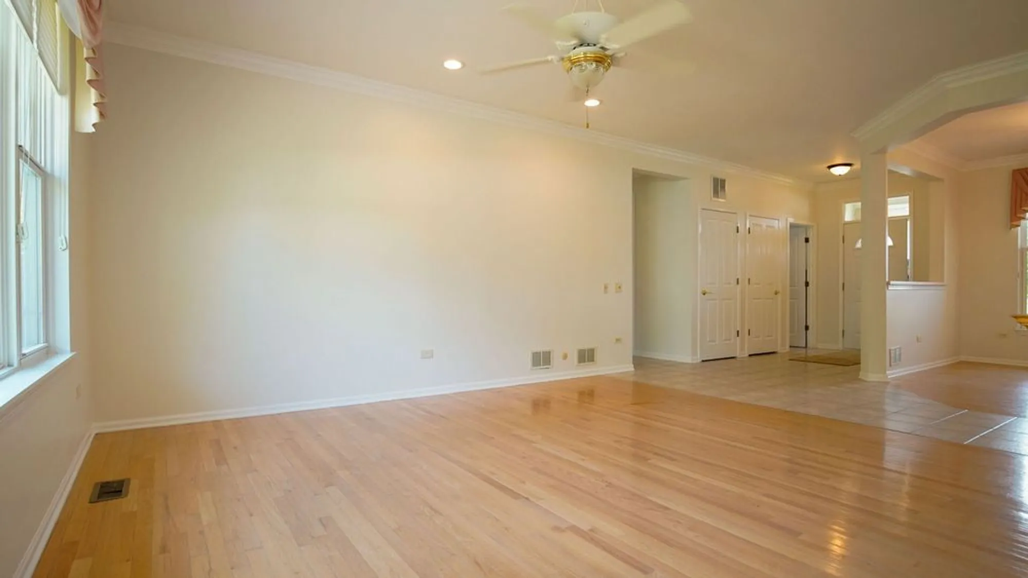 Property Slideshow image 10 of 38 | 12298 winding creek loop, Huntley, IL, 60142