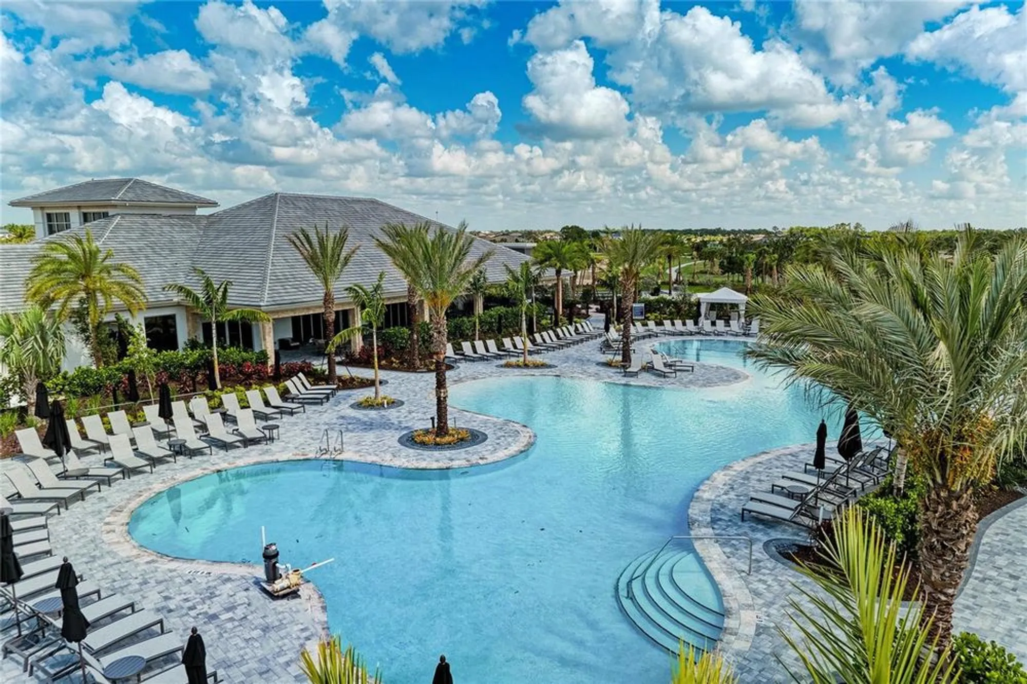 Property Slideshow image 5 of 72 | 3303 vicenza ct, Lakewood Ranch, FL, 34211