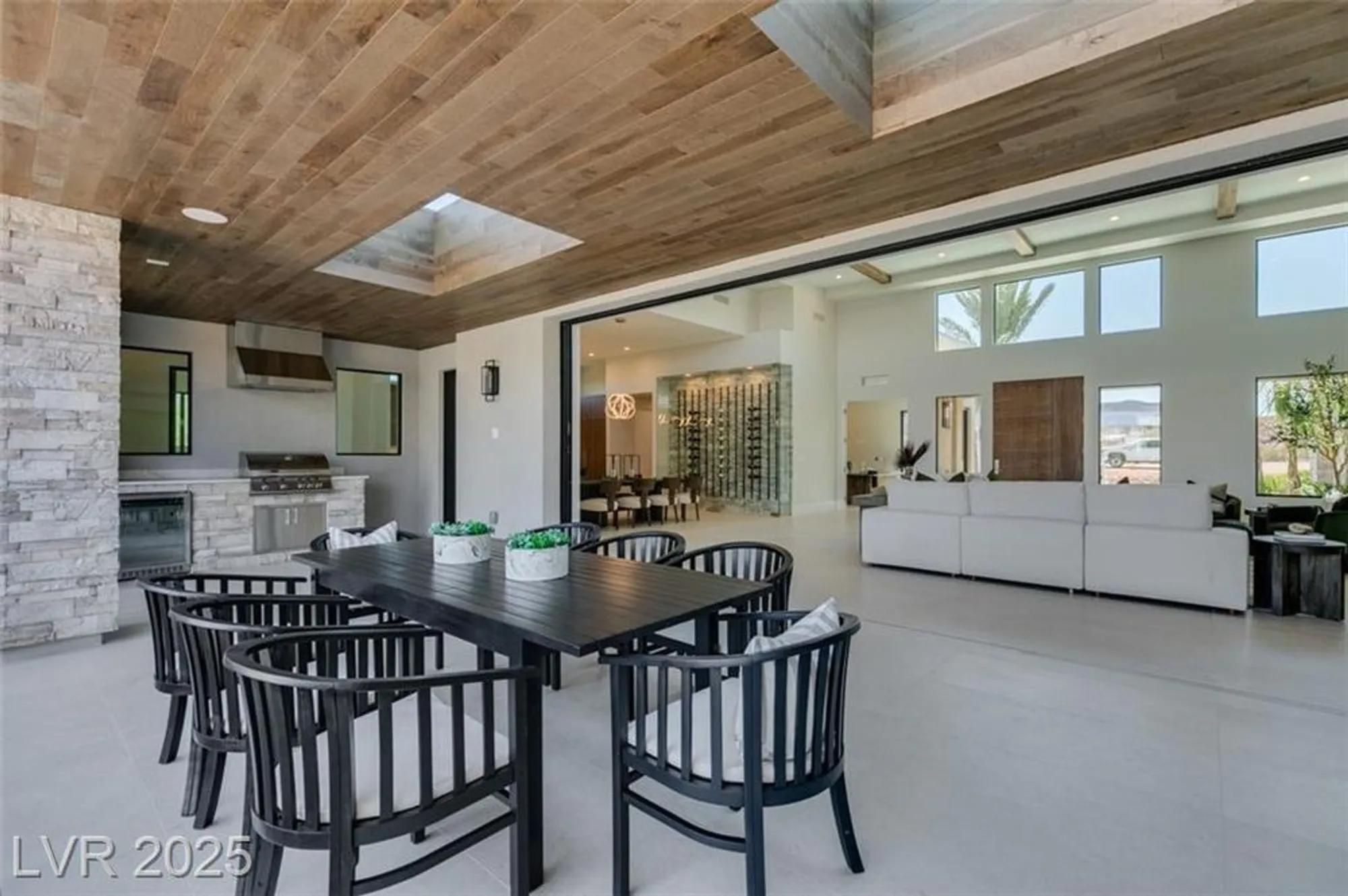 Property Slideshow image 37 of 48 | 40 reflection shores ln, Henderson, NV, 89011