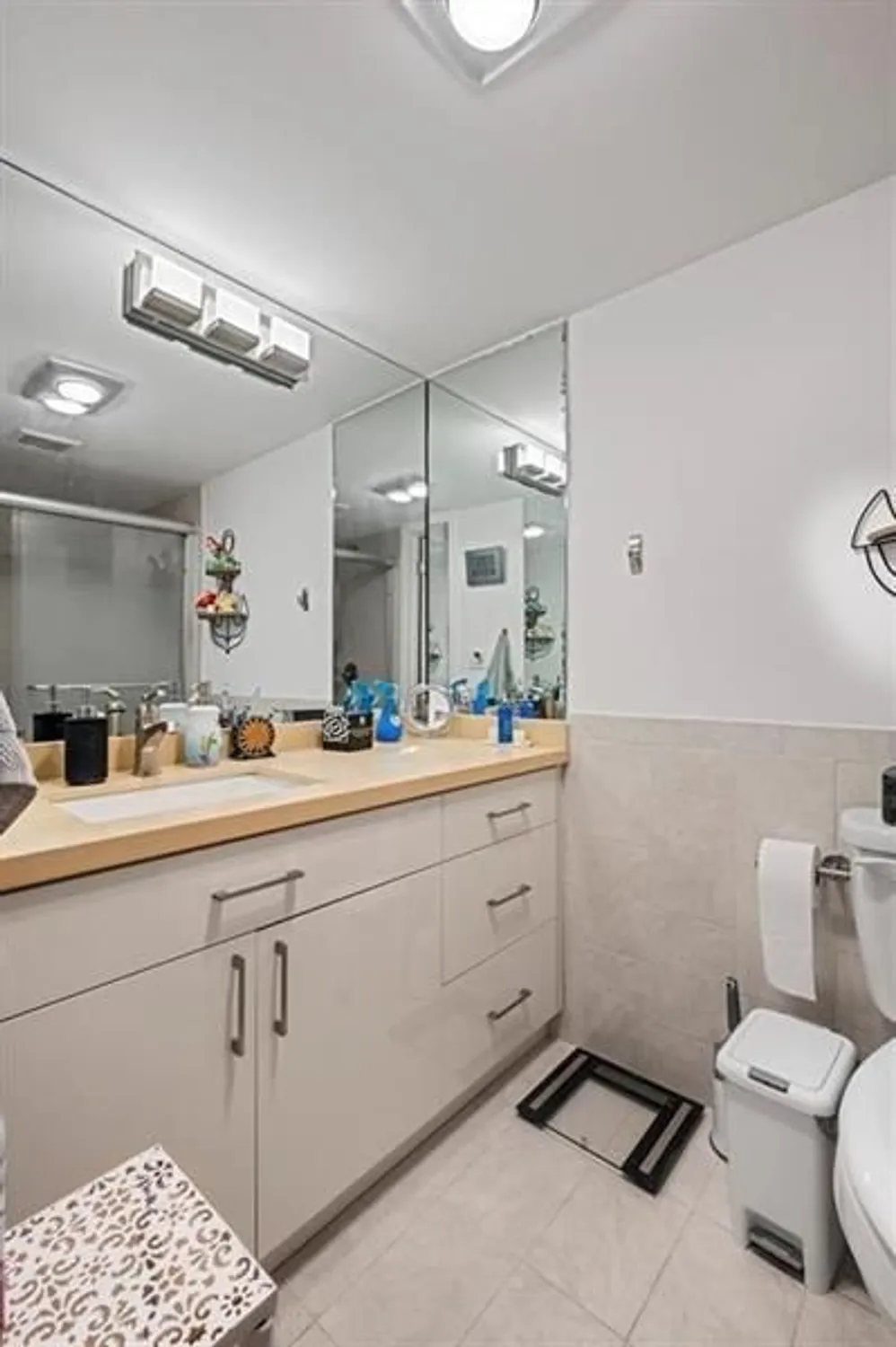 Property Slideshow image 17 of 32 | 4750 nw 22nd ct apt 208, Lauderhill, FL, 33313