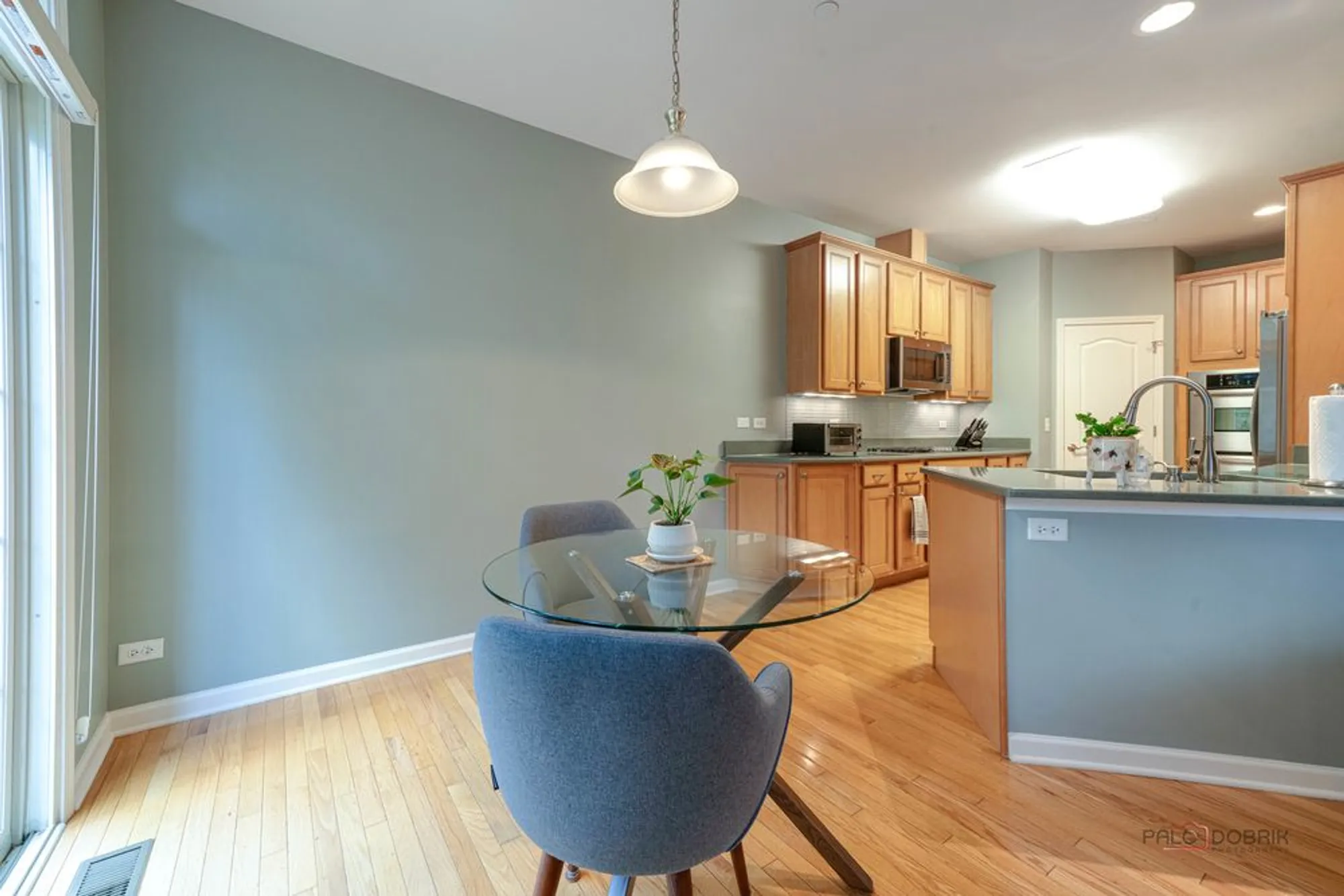 Property Slideshow image 16 of 36 | 1834 torrey pkwy, Libertyville, IL, 60048