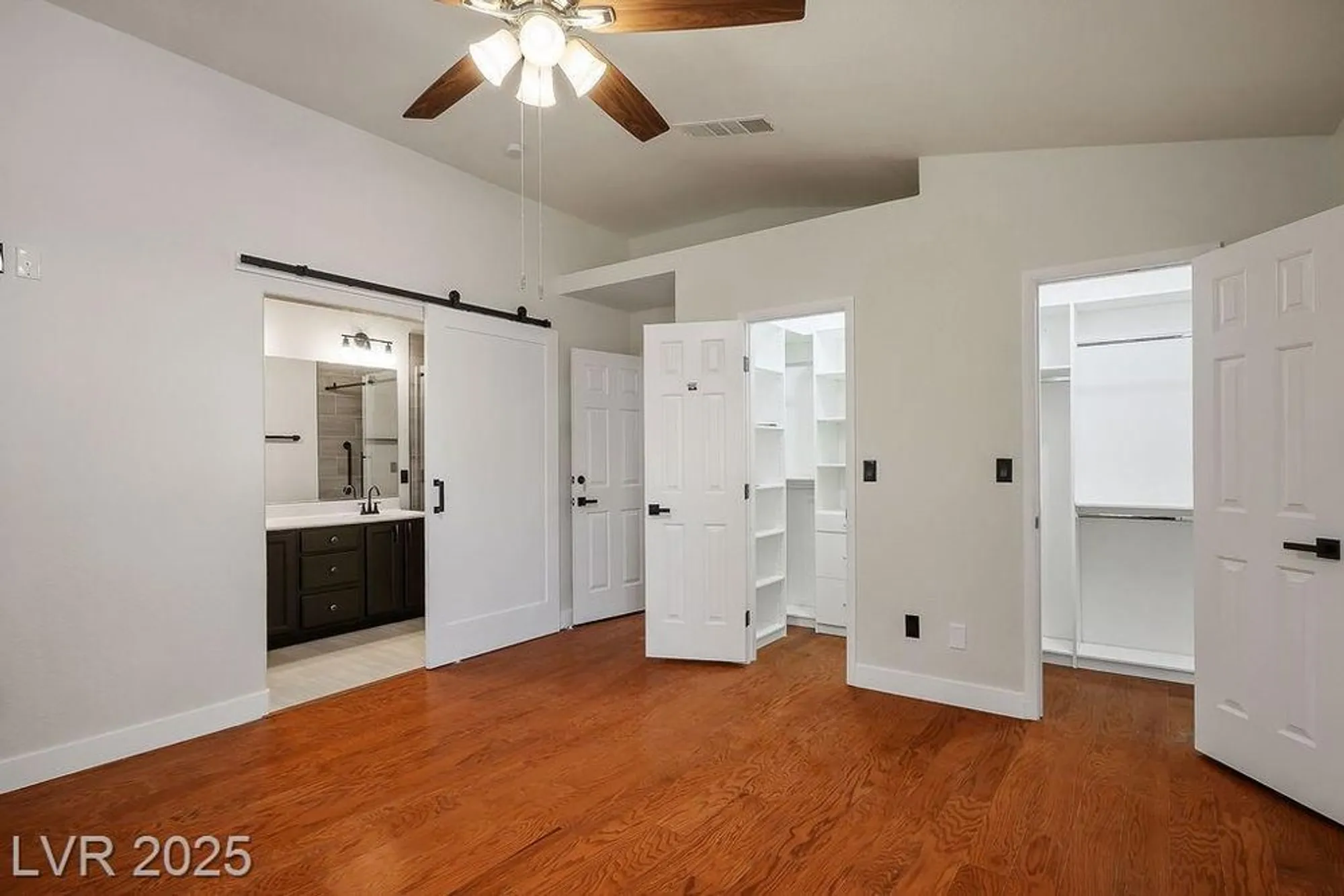 Property Slideshow image 11 of 32 | 4824 lawnwood ct, Las Vegas, NV, 89130