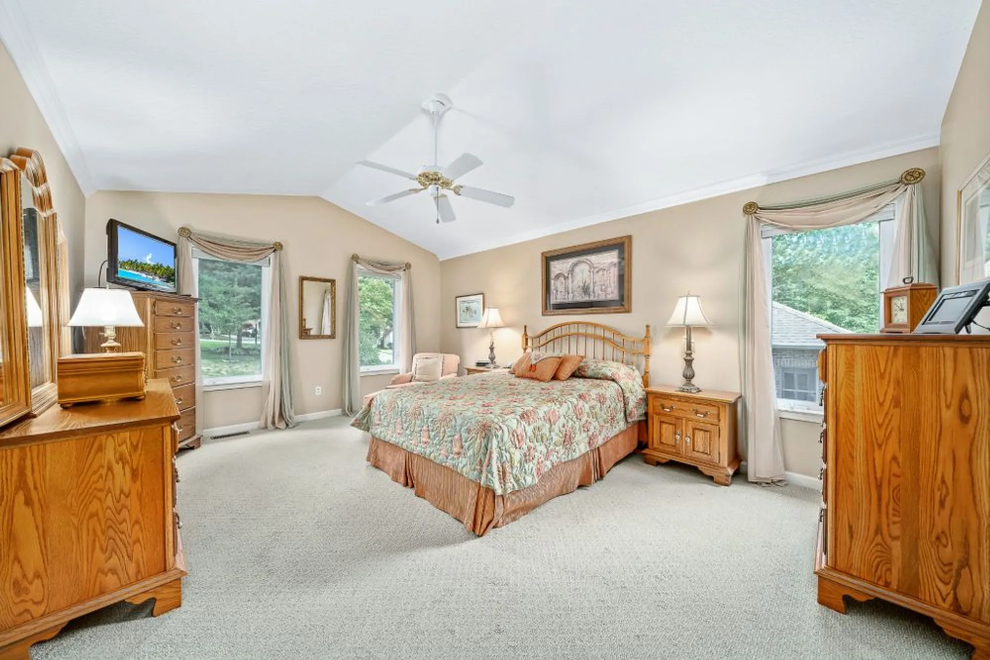 Property Slideshow image 16 of 56 | 16 belvedere ln, Crossville, TN, 38558