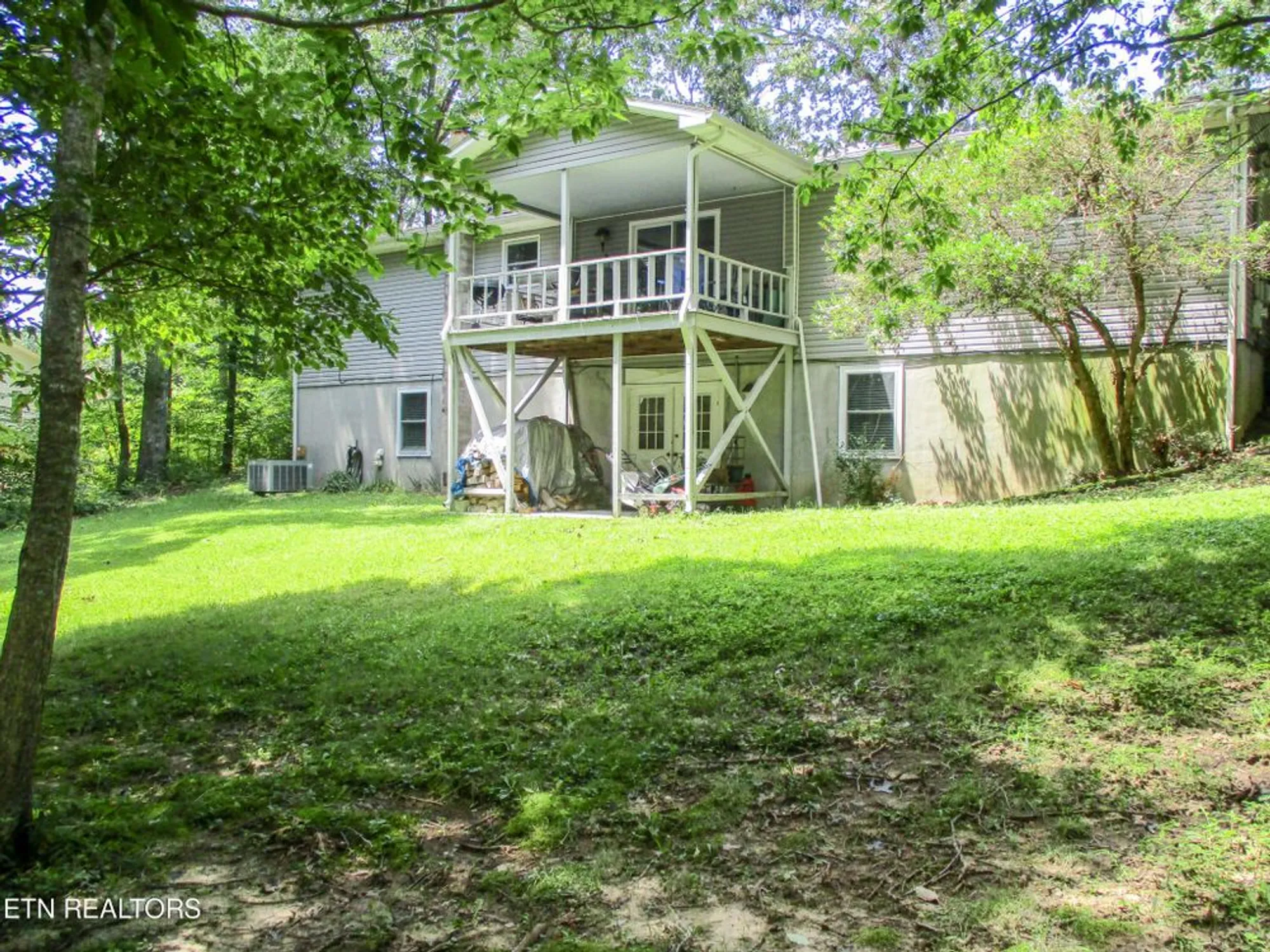 Property Slideshow image 7 of 38 | 312 lakeview dr, Crossville, TN, 38558