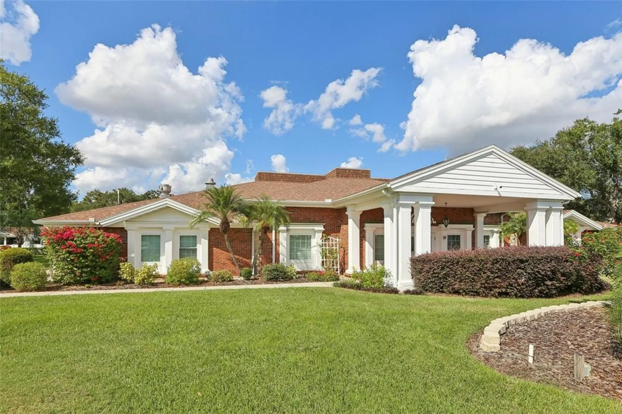 Property Slideshow image 32 of 42 | 4933 colonnades cir, Lakeland, FL, 33811