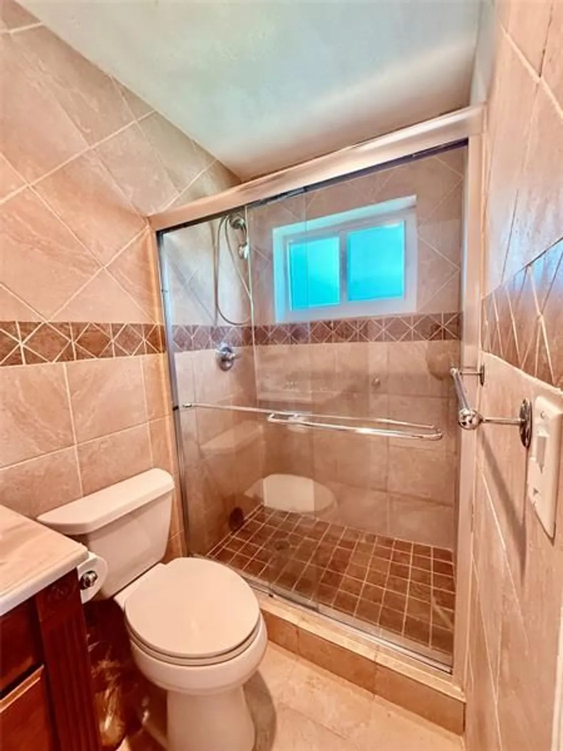 Property Slideshow image 17 of 19 | 4605 nw 49th st, Tamarac, FL, 33319